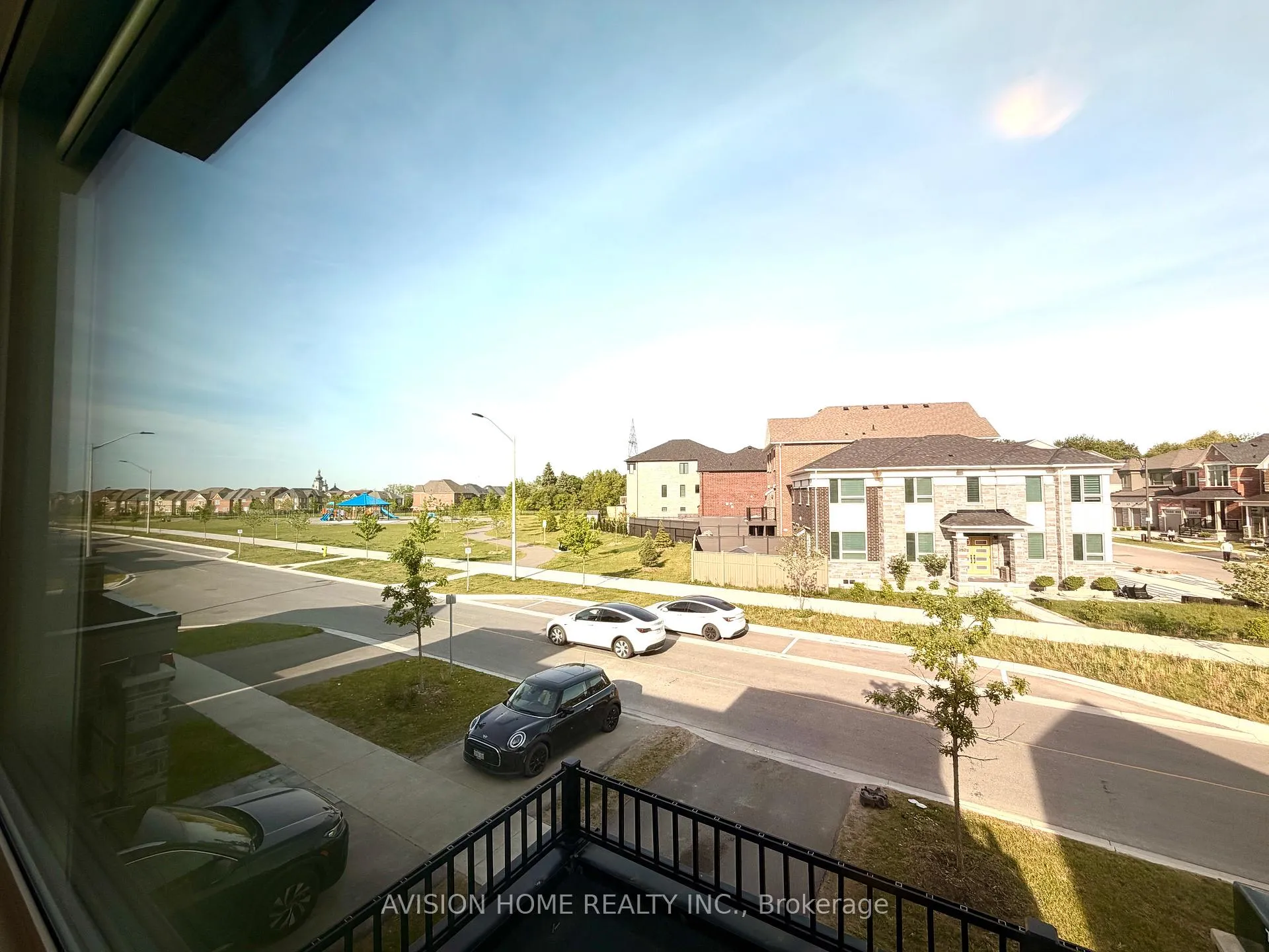 Photo 19 of 251 Beaverbrae Drive, Markham, Victoria Square — HOMEH