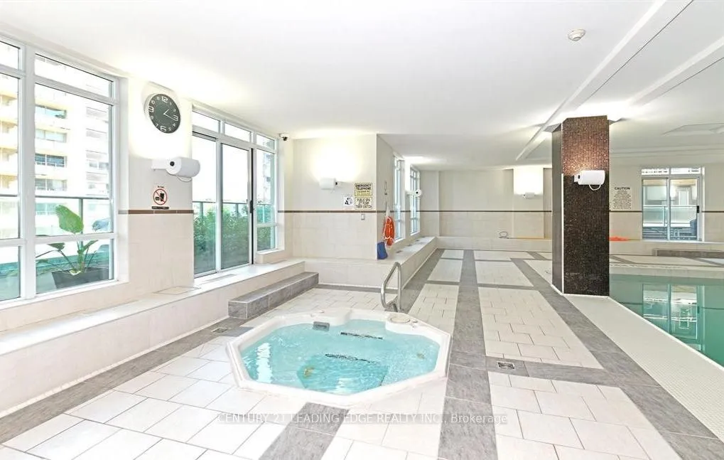 Photo 4 of Unit 1012, 212 Eglinton Avenue E, Toronto, Mount Pleasant West — HOMEH