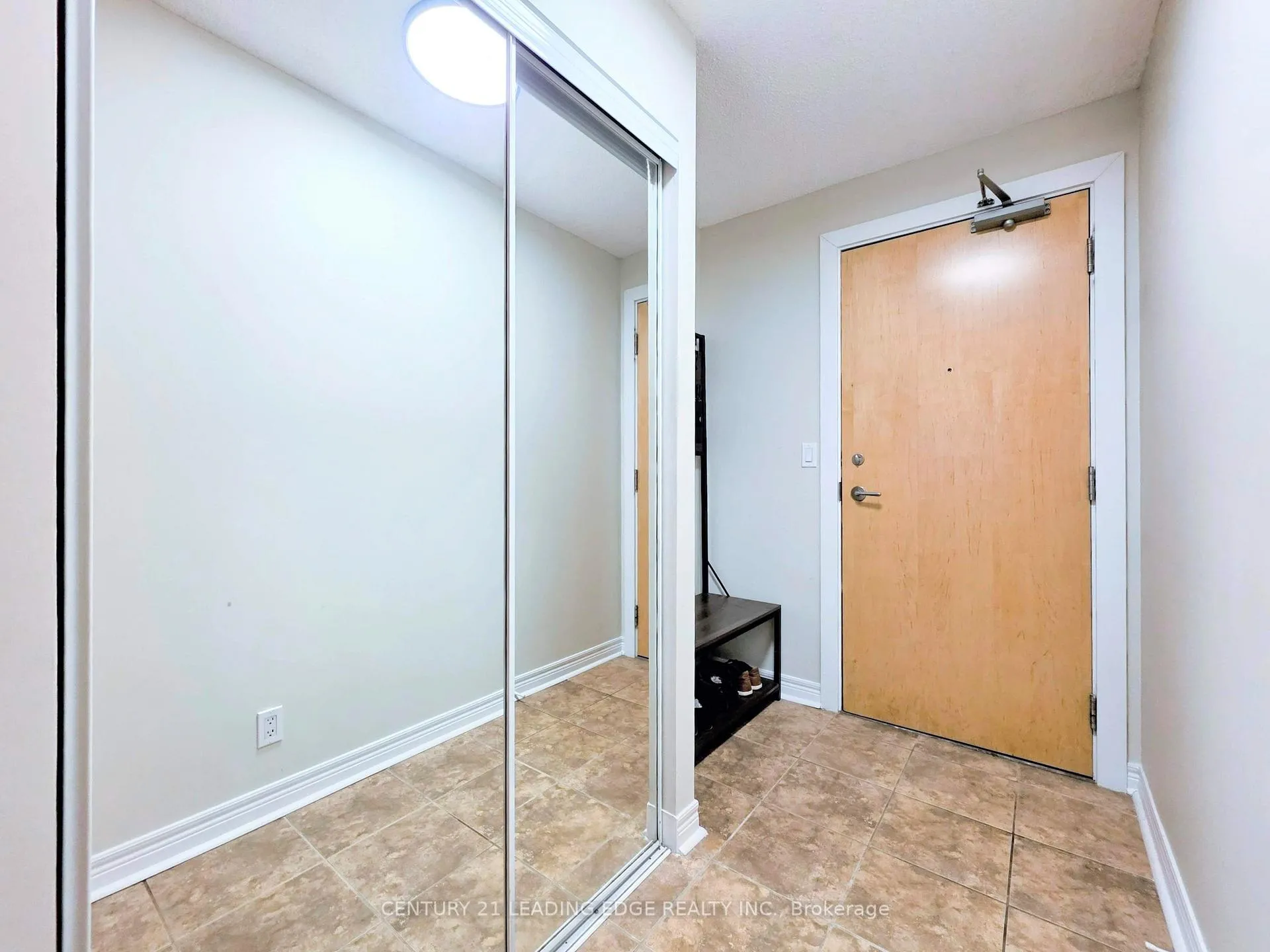 Photo 14 of Unit 1012, 212 Eglinton Avenue E, Toronto, Mount Pleasant West — HOMEH