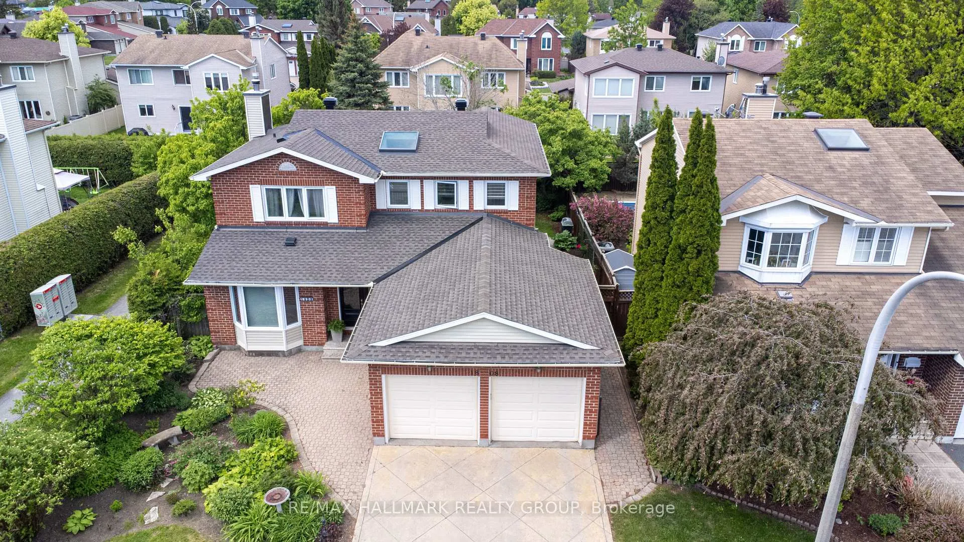 Photo 2 of 1808 Robinwood Place, Ottawa, Chapel Hill — HOMEH