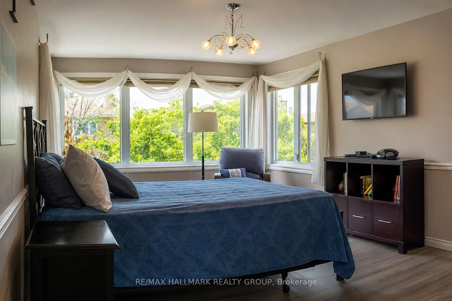 Photo 16 of 1808 Robinwood Place, Ottawa, Chapel Hill — HOMEH