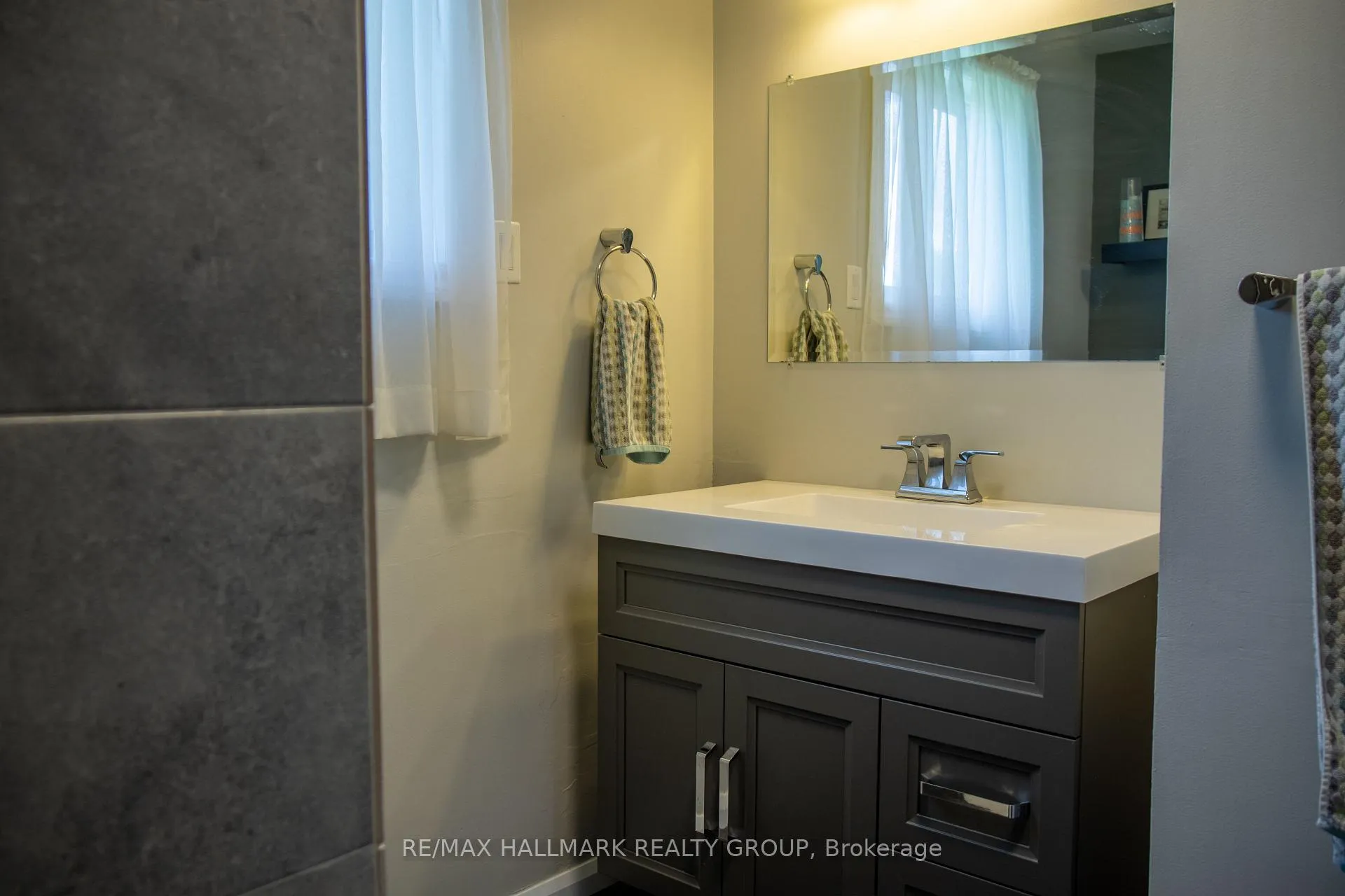 Photo 25 of 1808 Robinwood Place, Ottawa, Chapel Hill — HOMEH