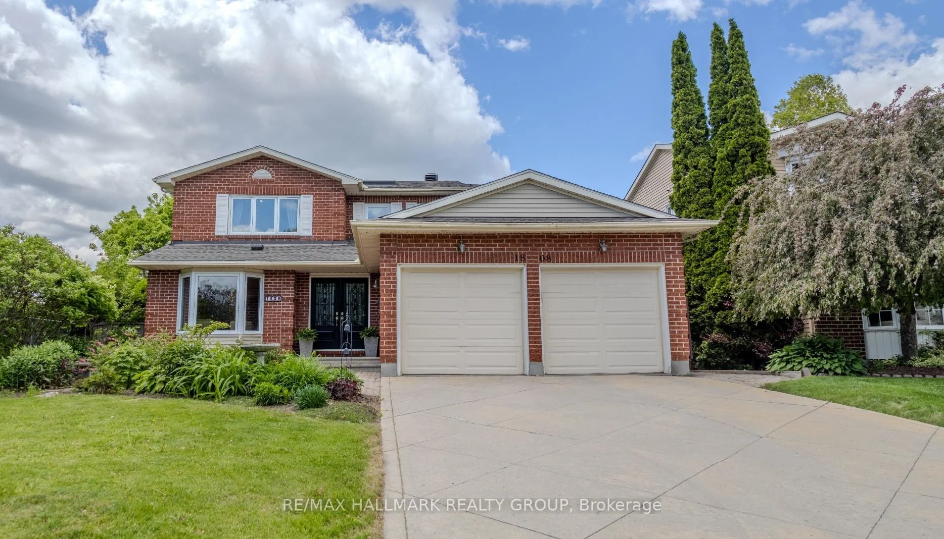Photo 3 of 1808 Robinwood Place, Ottawa, Chapel Hill — HOMEH
