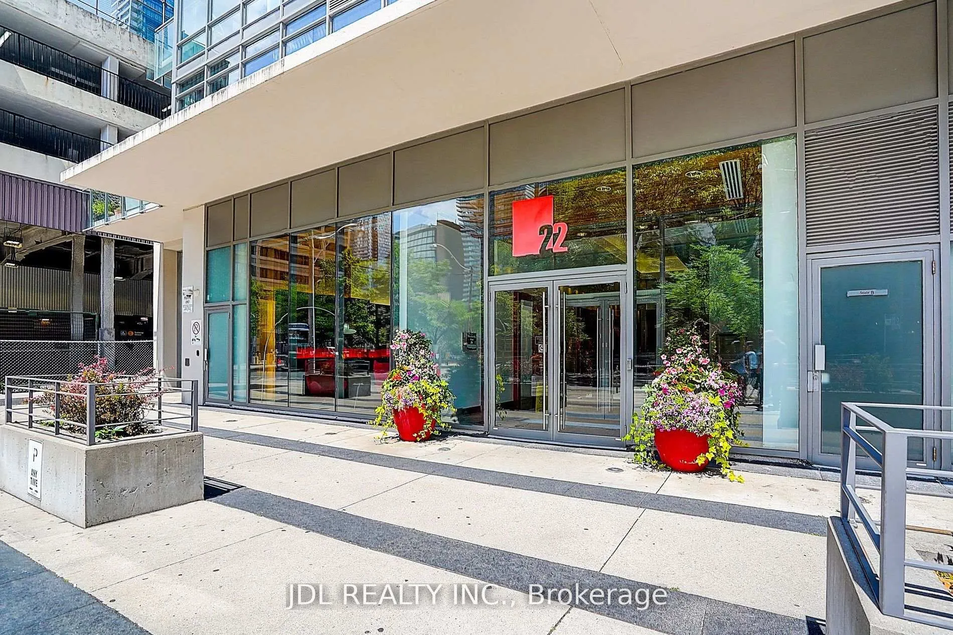 Photo 2 of Unit 2105, 22 Wellesley Street E, Toronto, Church-Yonge Corridor — HOMEH