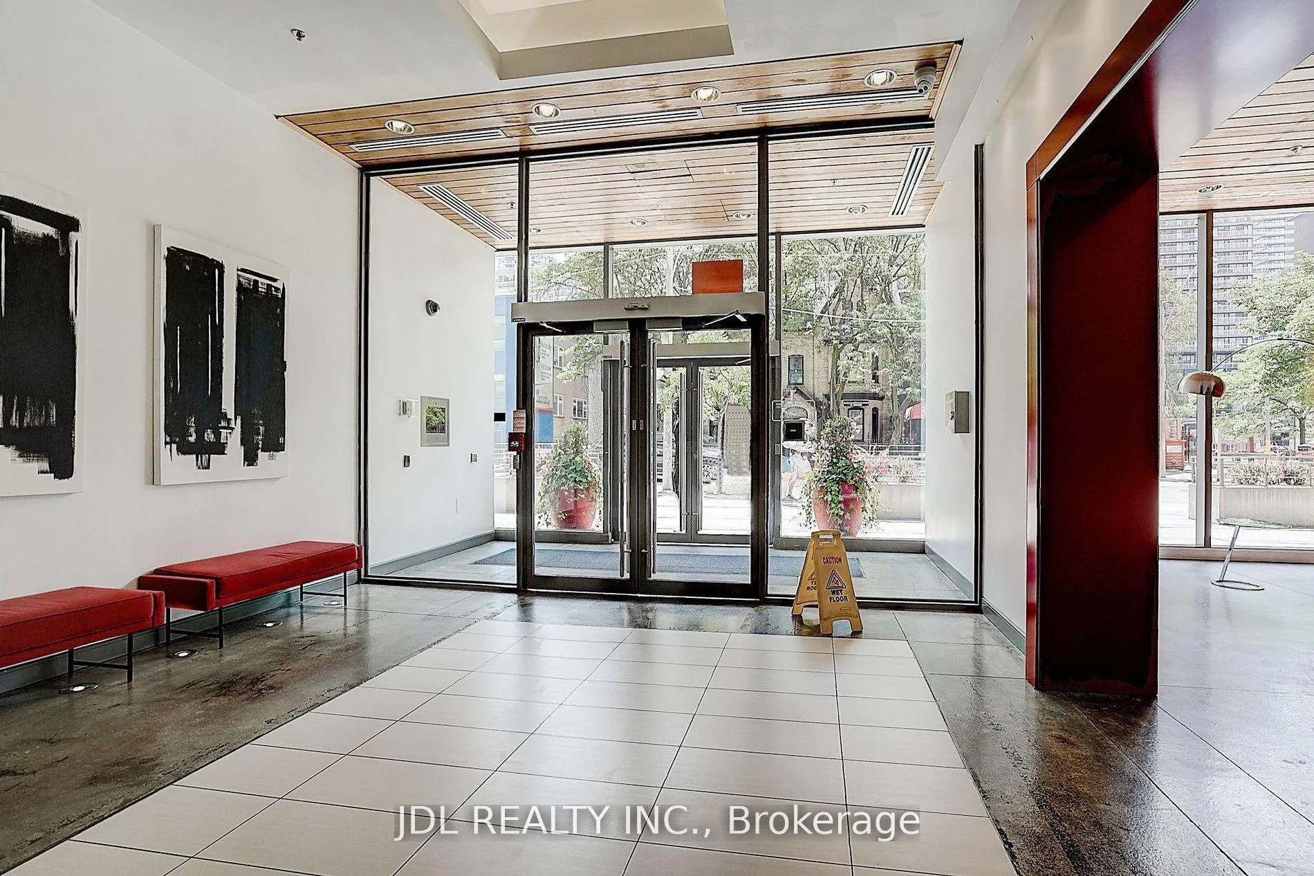 Photo 4 of Unit 2105, 22 Wellesley Street E, Toronto, Church-Yonge Corridor — HOMEH