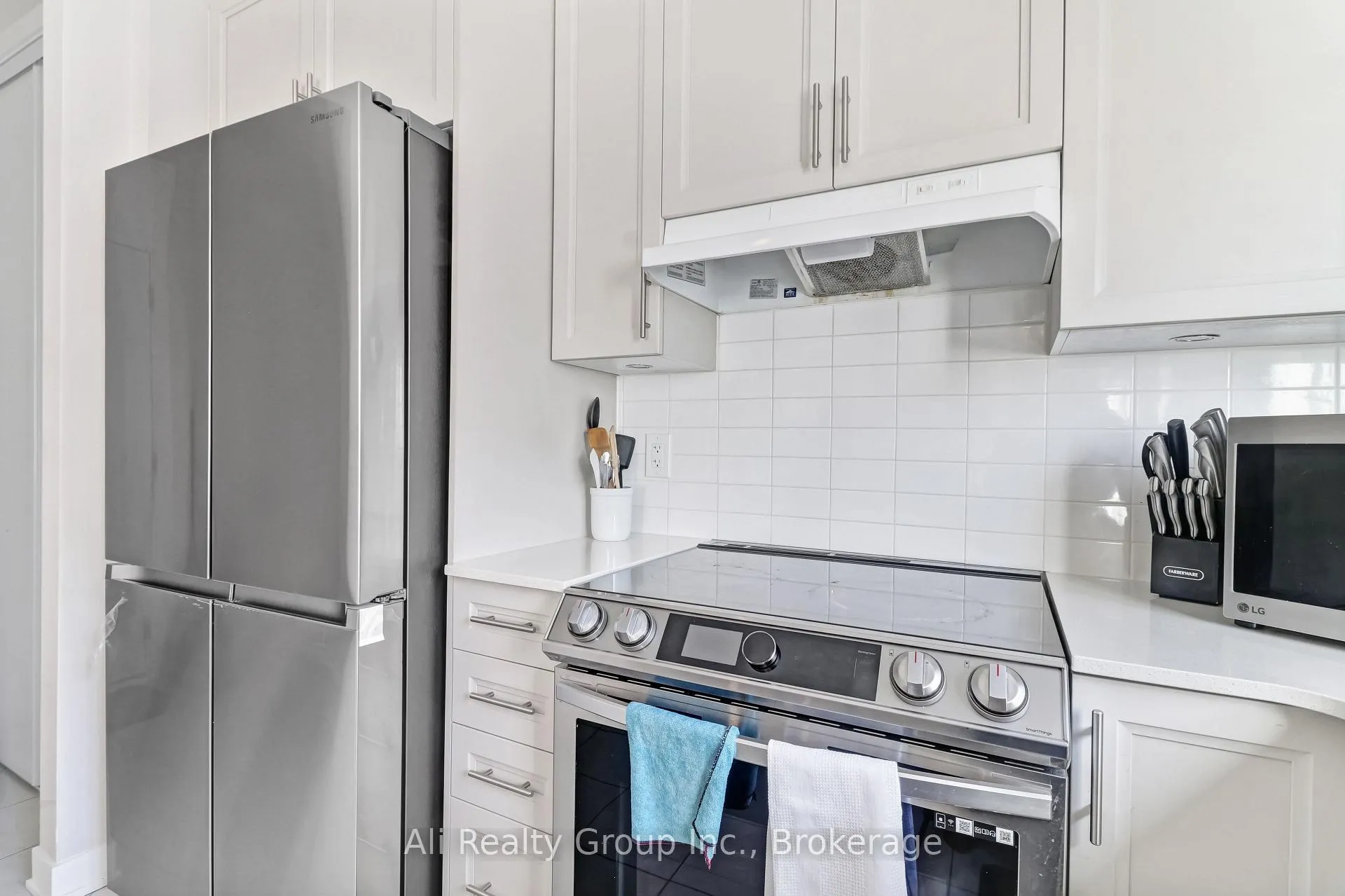 Photo 12 of 797 Eminence Street, Ottawa, Barrhaven - Half Moon Bay — HOMEH