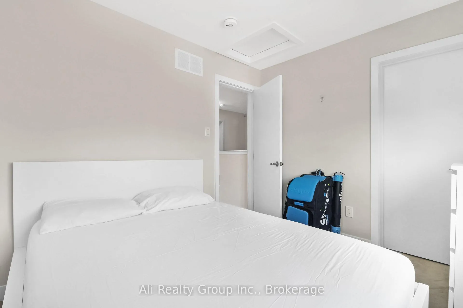 Photo 14 of 797 Eminence Street, Ottawa, Barrhaven - Half Moon Bay — HOMEH