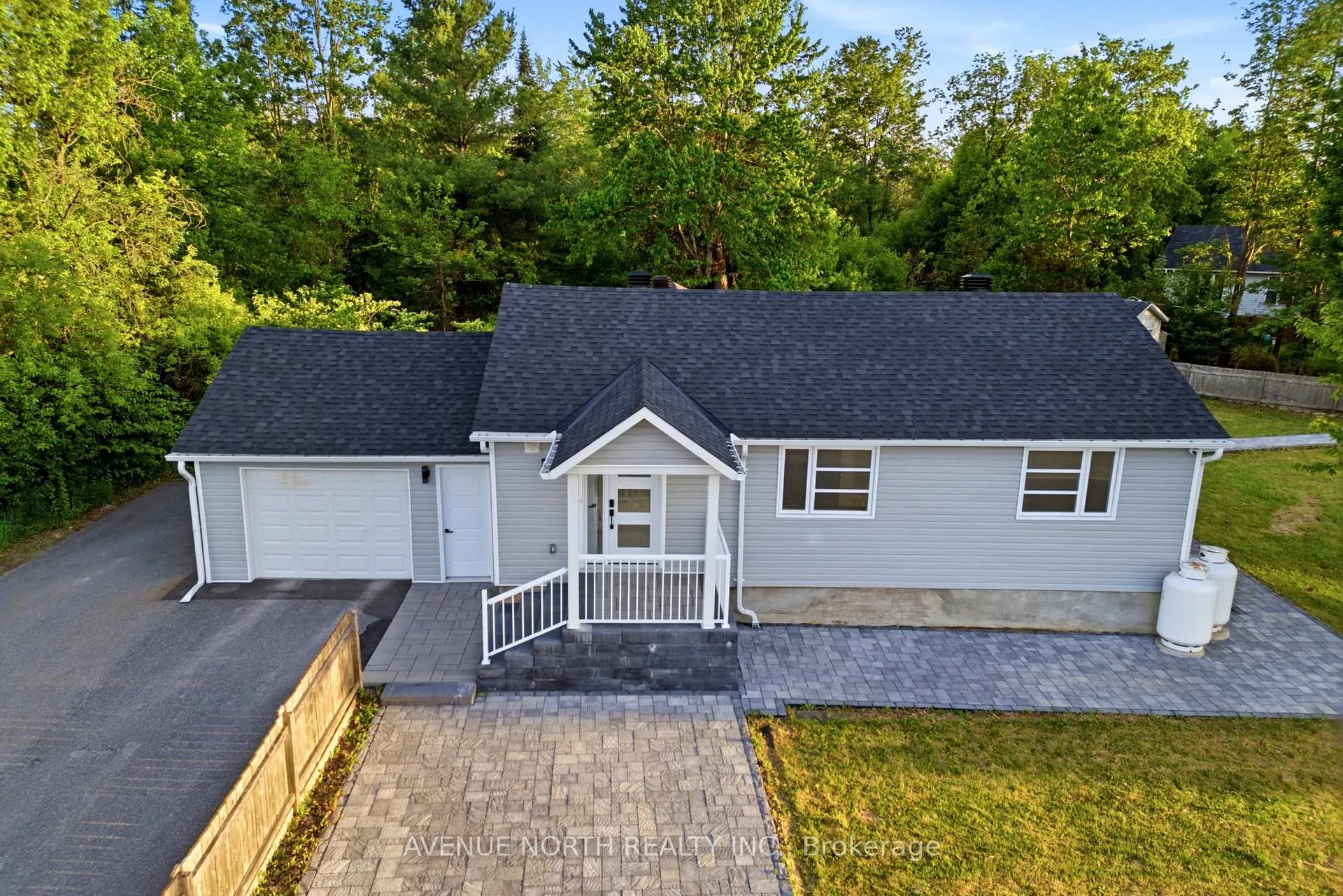 Photo 3 of 6200 Russell Road, Ottawa, Carlsbad Springs — HOMEH