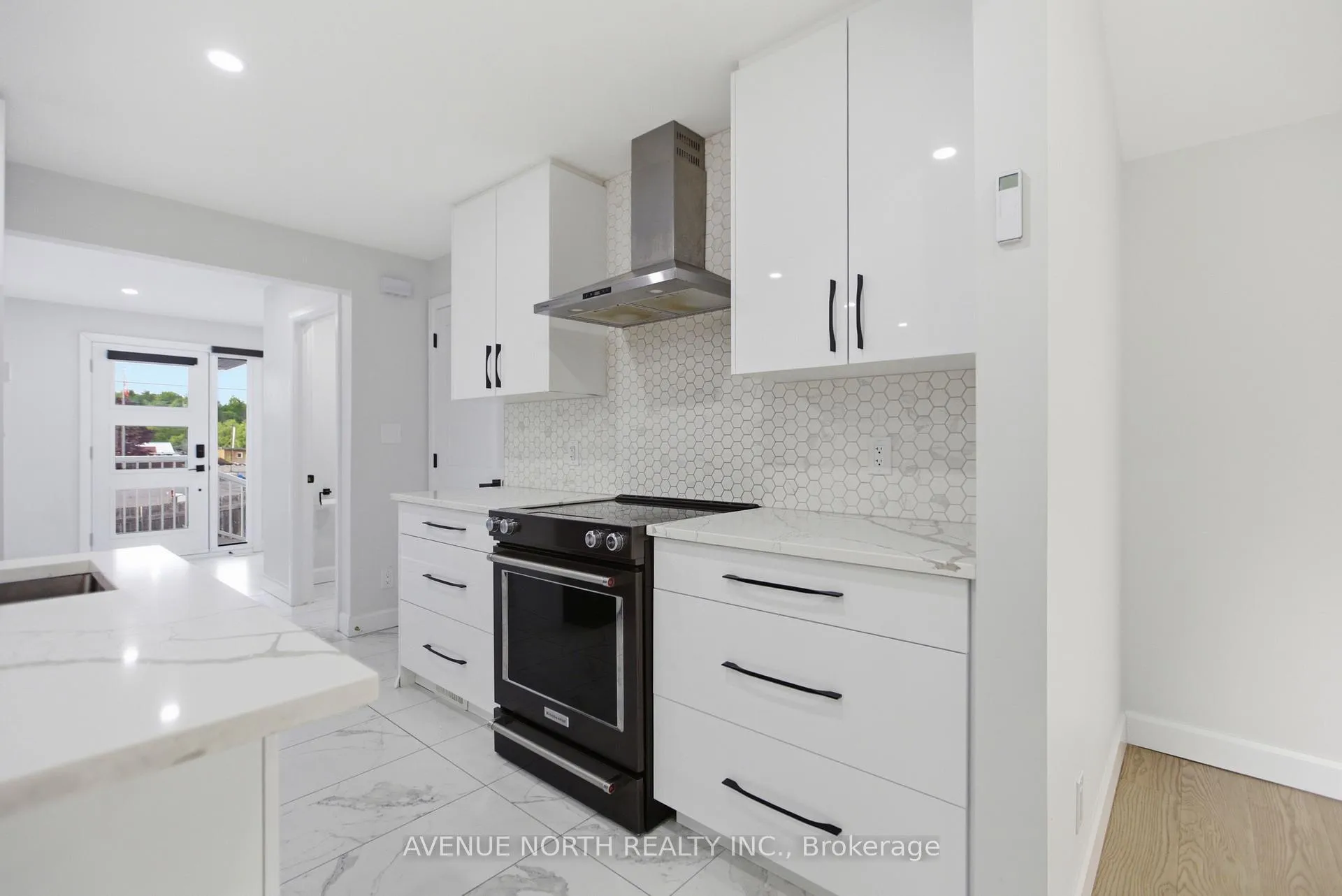 Photo 9 of 6200 Russell Road, Ottawa, Carlsbad Springs — HOMEH