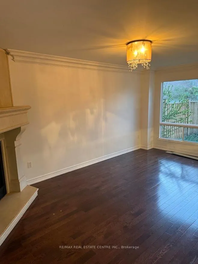 Photo 7 of 1561 Wintergrove Gardens, Mississauga, East Credit — HOMEH