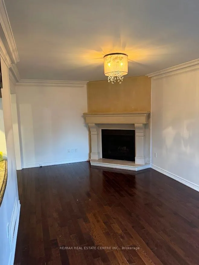 Photo 8 of 1561 Wintergrove Gardens, Mississauga, East Credit — HOMEH