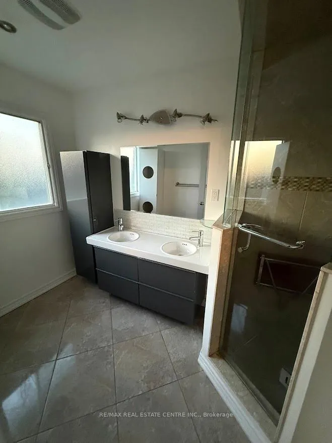 Photo 17 of 1561 Wintergrove Gardens, Mississauga, East Credit — HOMEH