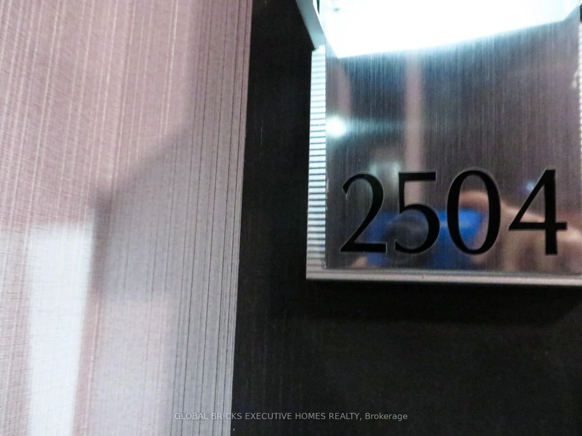 Photo 3 of Unit 2504, 80 Absolute Avenue, Mississauga, City Centre — HOMEH