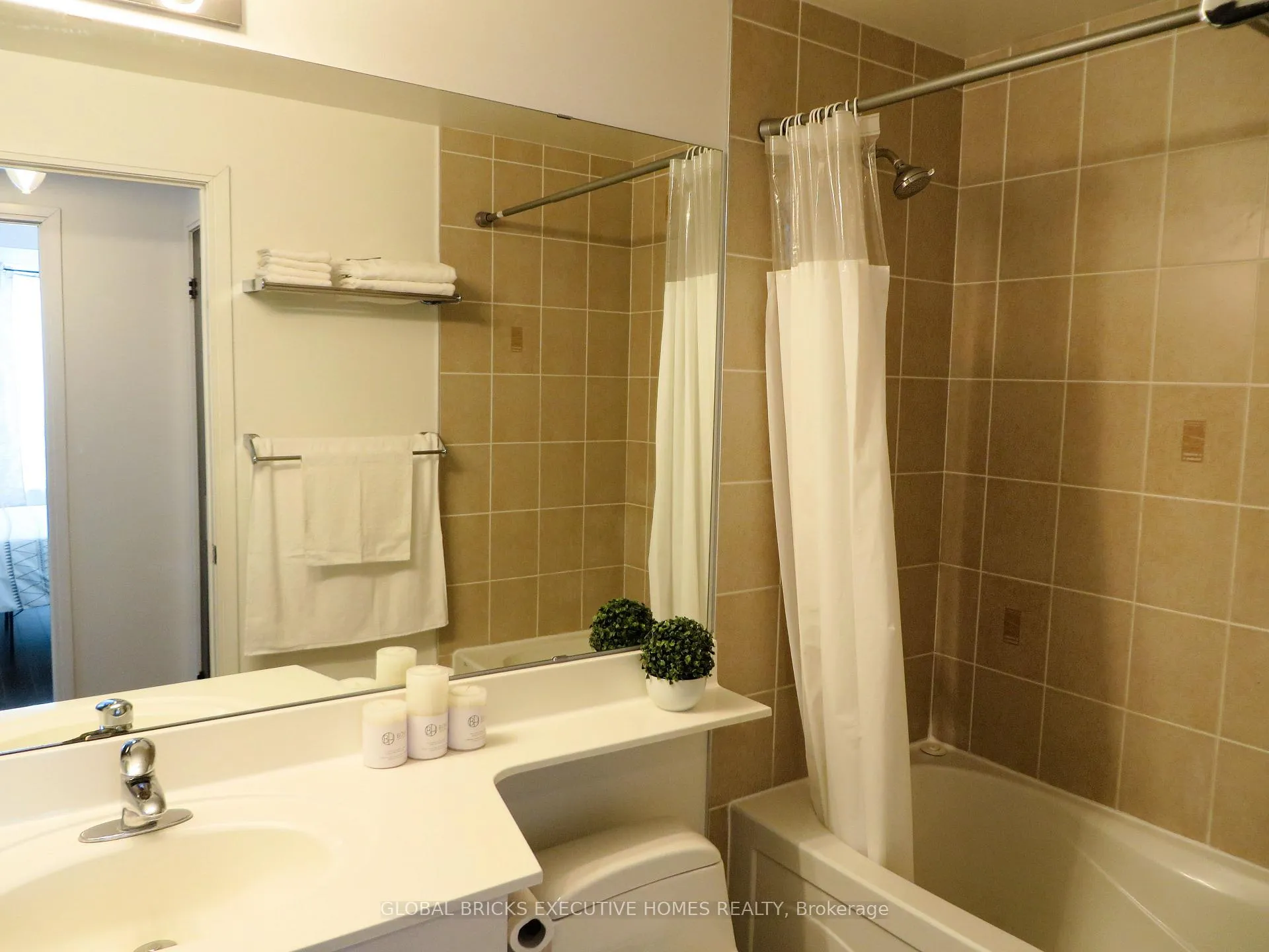 Photo 19 of Unit 2504, 80 Absolute Avenue, Mississauga, City Centre — HOMEH