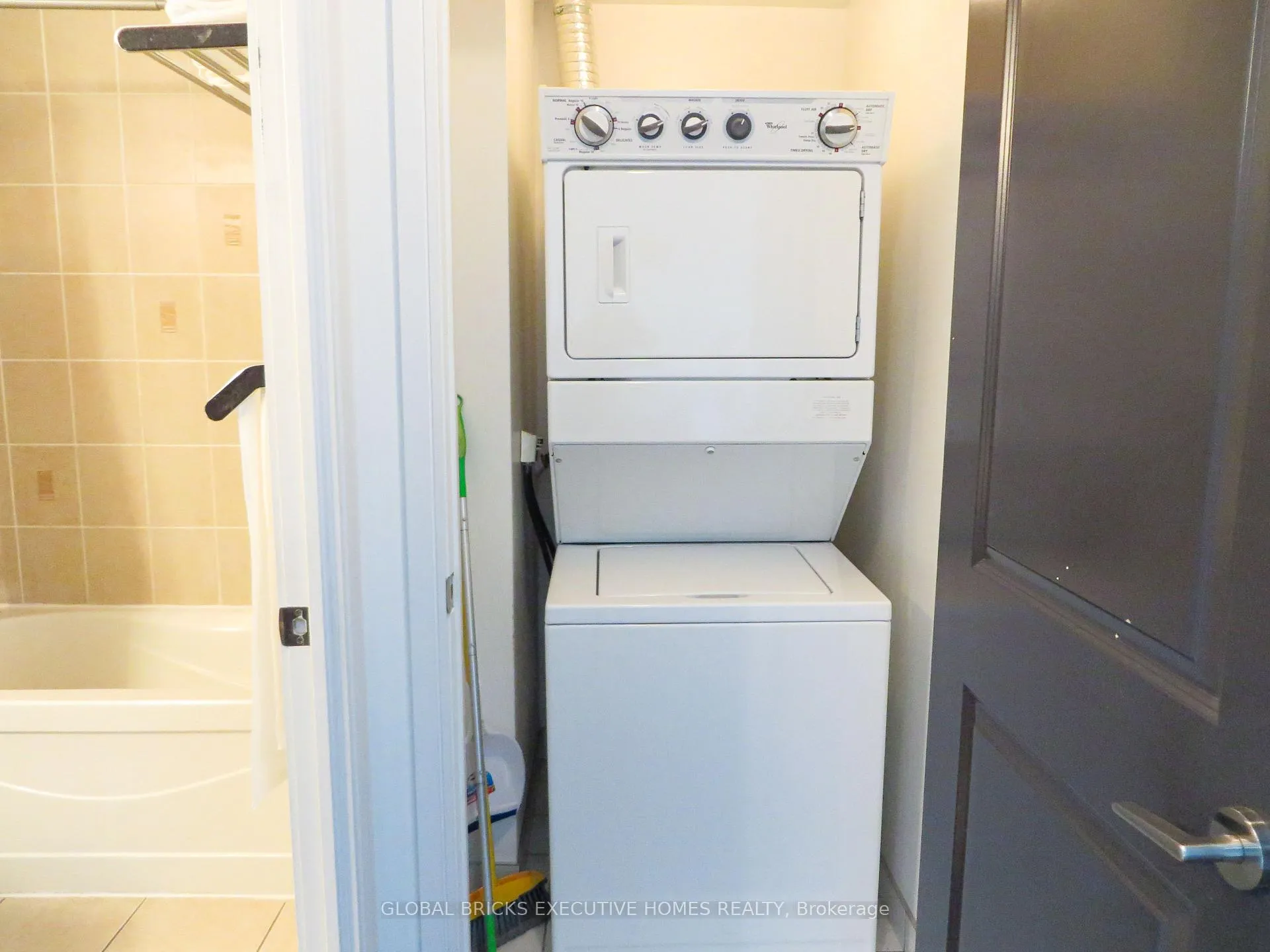Photo 20 of Unit 2504, 80 Absolute Avenue, Mississauga, City Centre — HOMEH