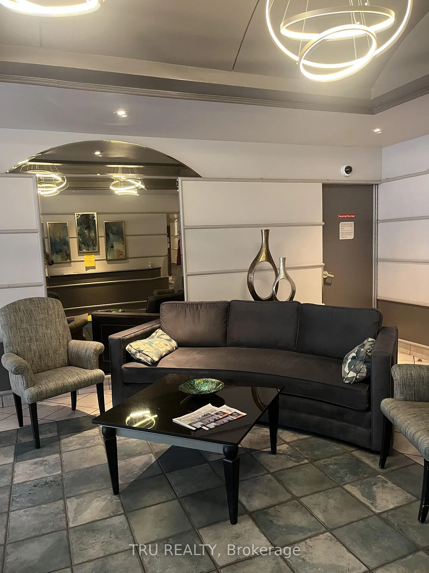 Photo 2 of Unit PH6, 158C Mcarthur Avenue, Ottawa, Vanier — HOMEH
