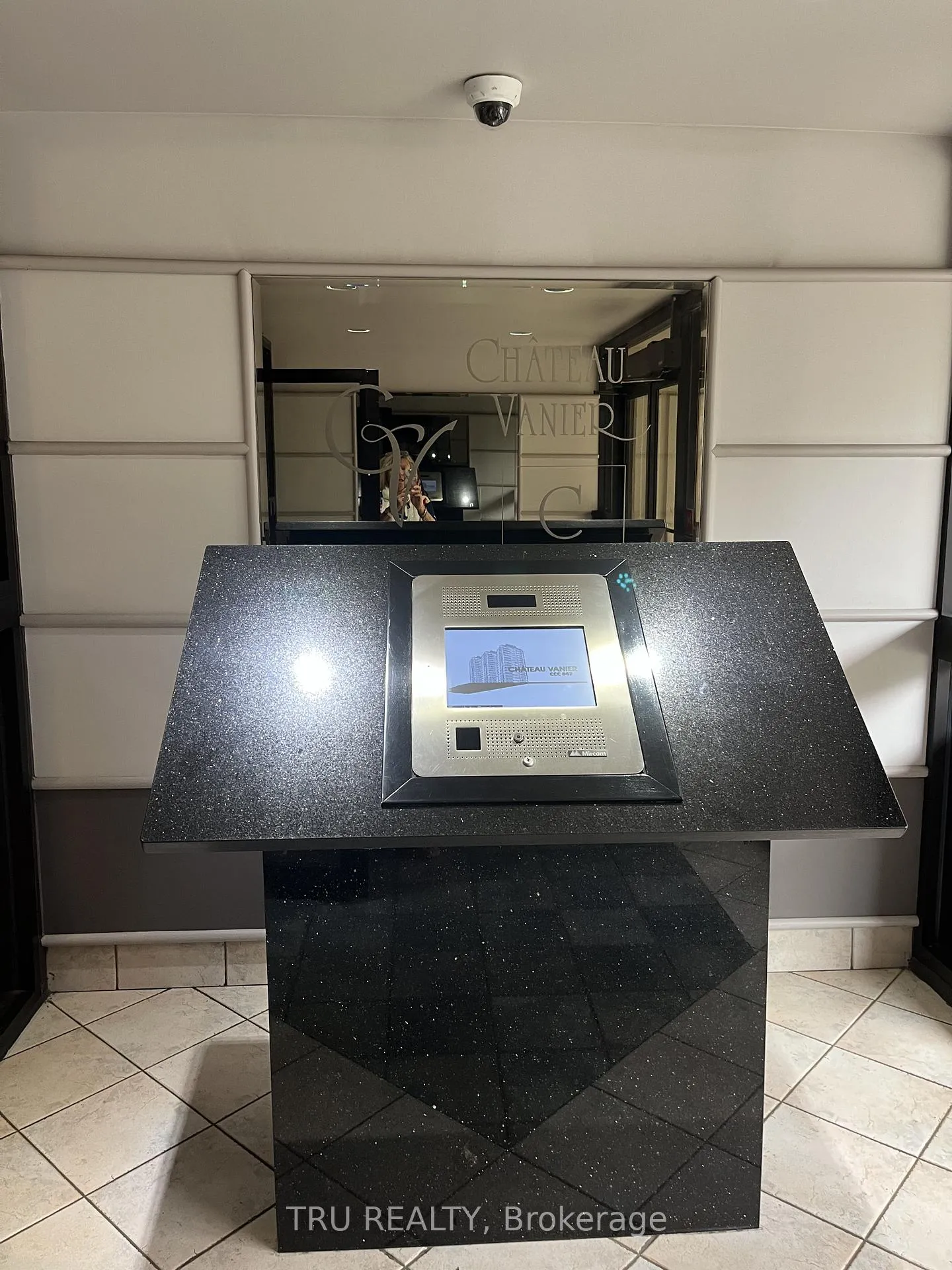 Photo 4 of Unit PH6, 158C Mcarthur Avenue, Ottawa, Vanier — HOMEH