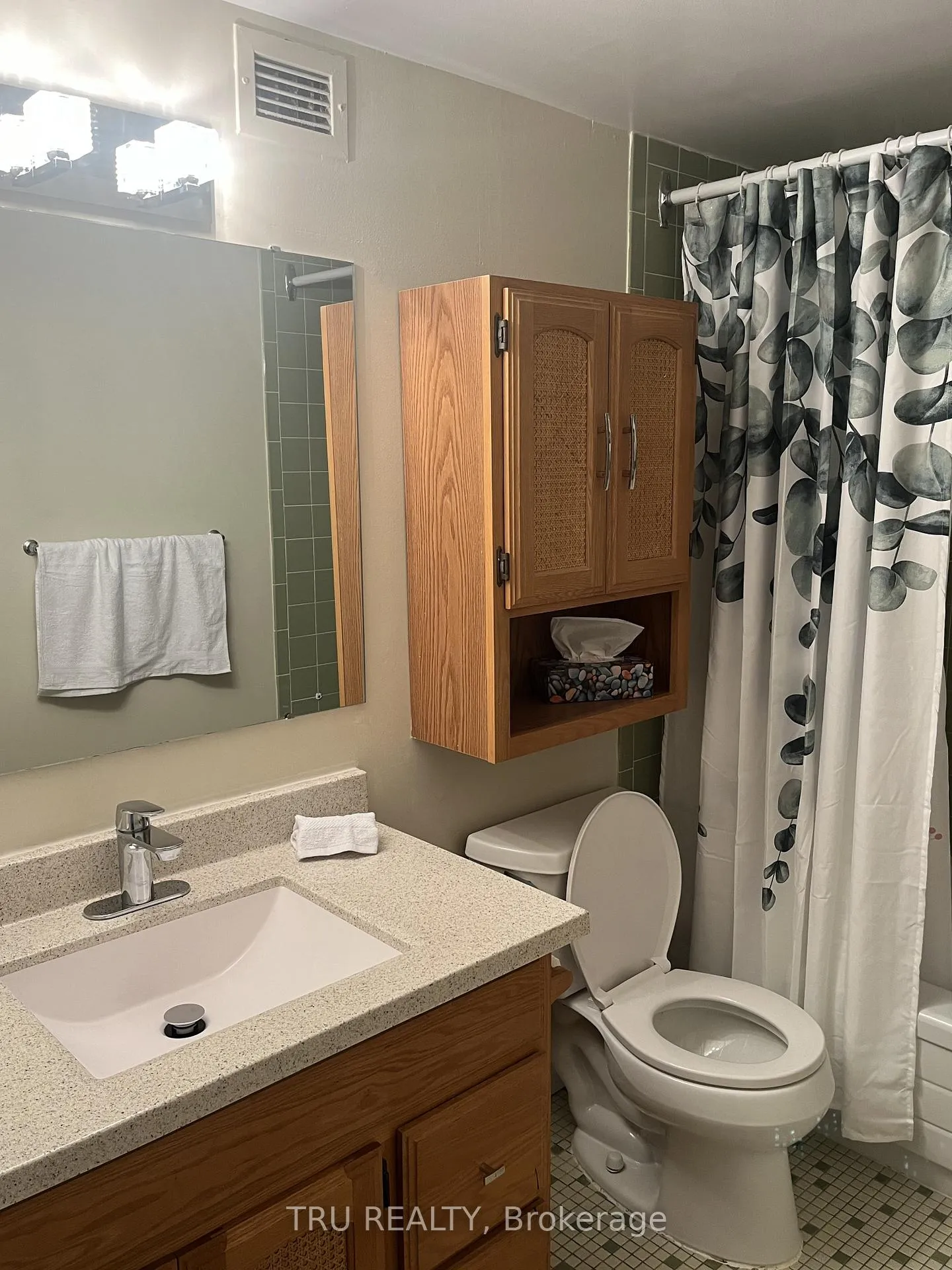 Photo 7 of Unit PH6, 158C Mcarthur Avenue, Ottawa, Vanier — HOMEH