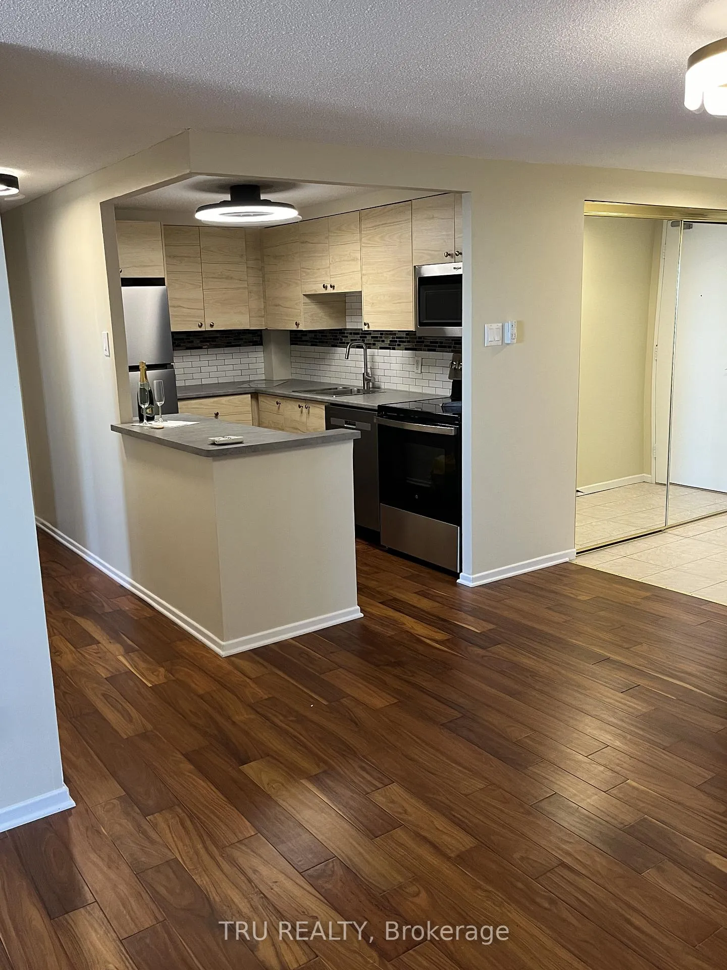 Photo 10 of Unit PH6, 158C Mcarthur Avenue, Ottawa, Vanier — HOMEH