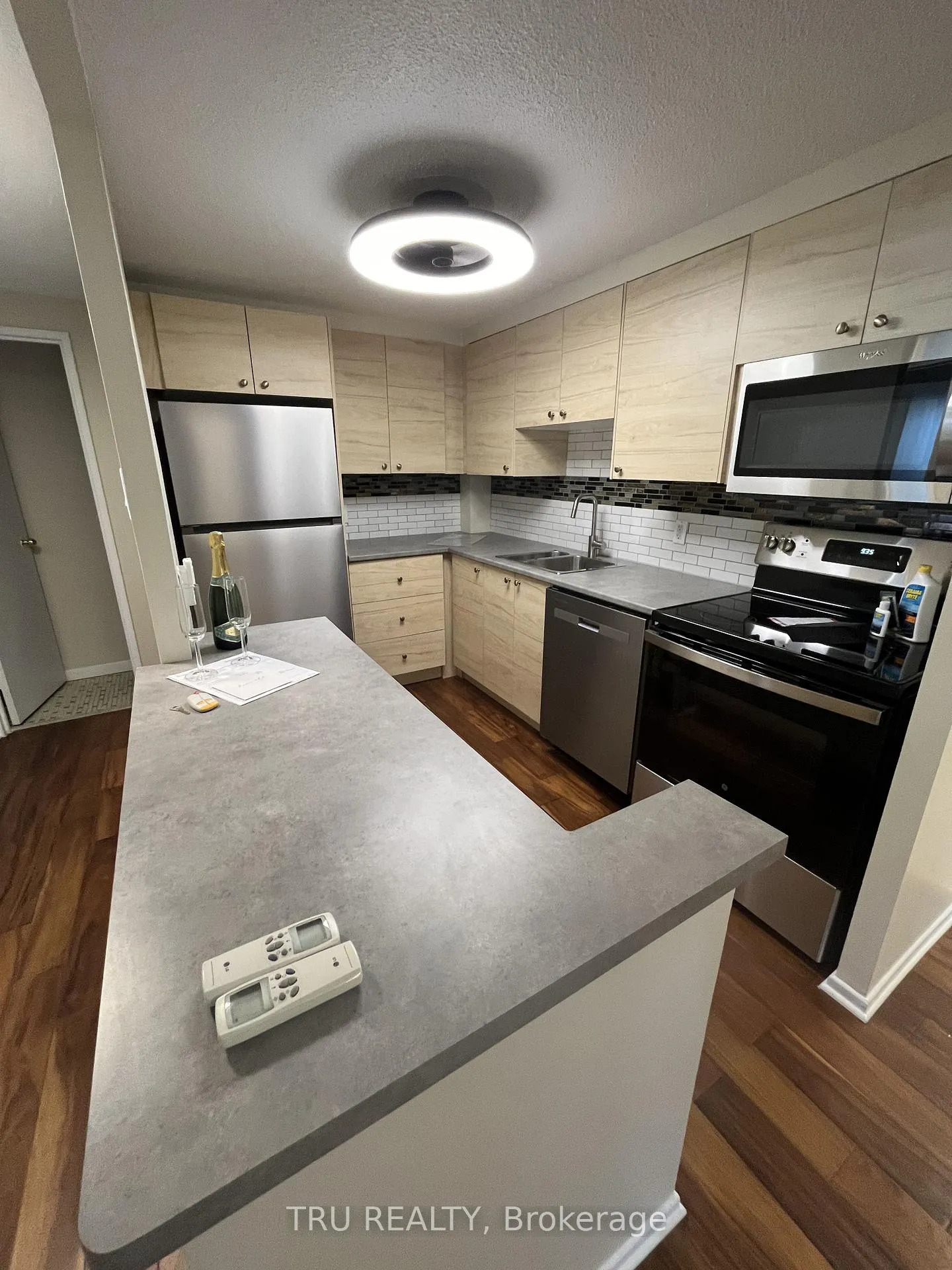 Photo 11 of Unit PH6, 158C Mcarthur Avenue, Ottawa, Vanier — HOMEH