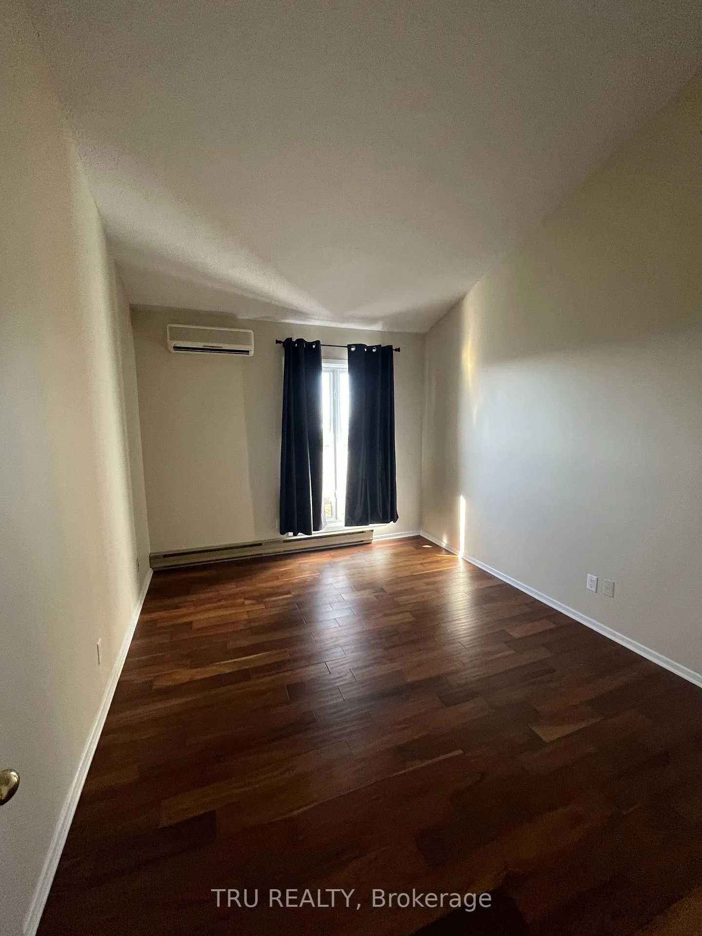 Photo 12 of Unit PH6, 158C Mcarthur Avenue, Ottawa, Vanier — HOMEH