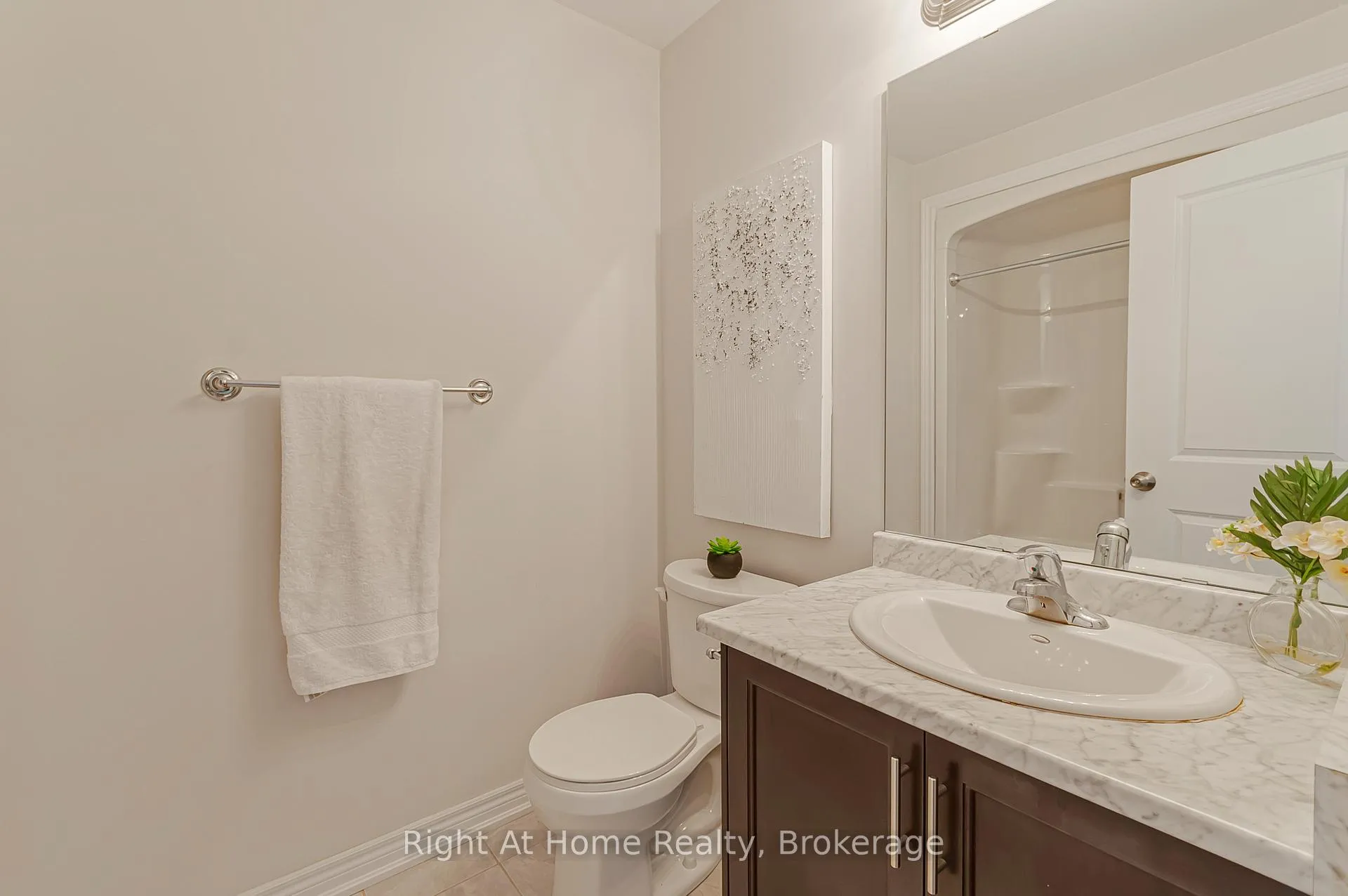 Photo 20 of 9 Callon Drive, Hamilton, Meadowlands — HOMEH