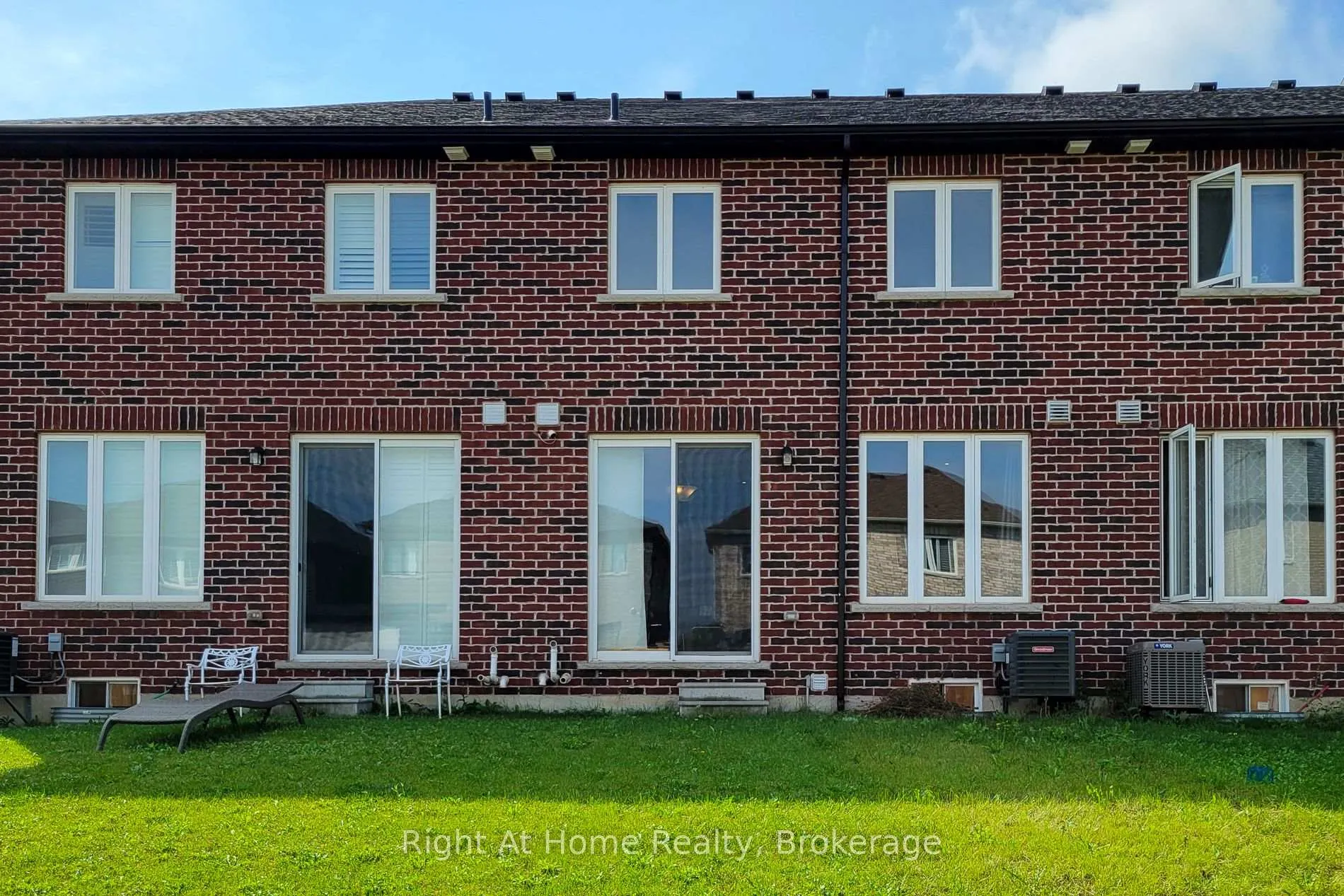Photo 26 of 9 Callon Drive, Hamilton, Meadowlands — HOMEH