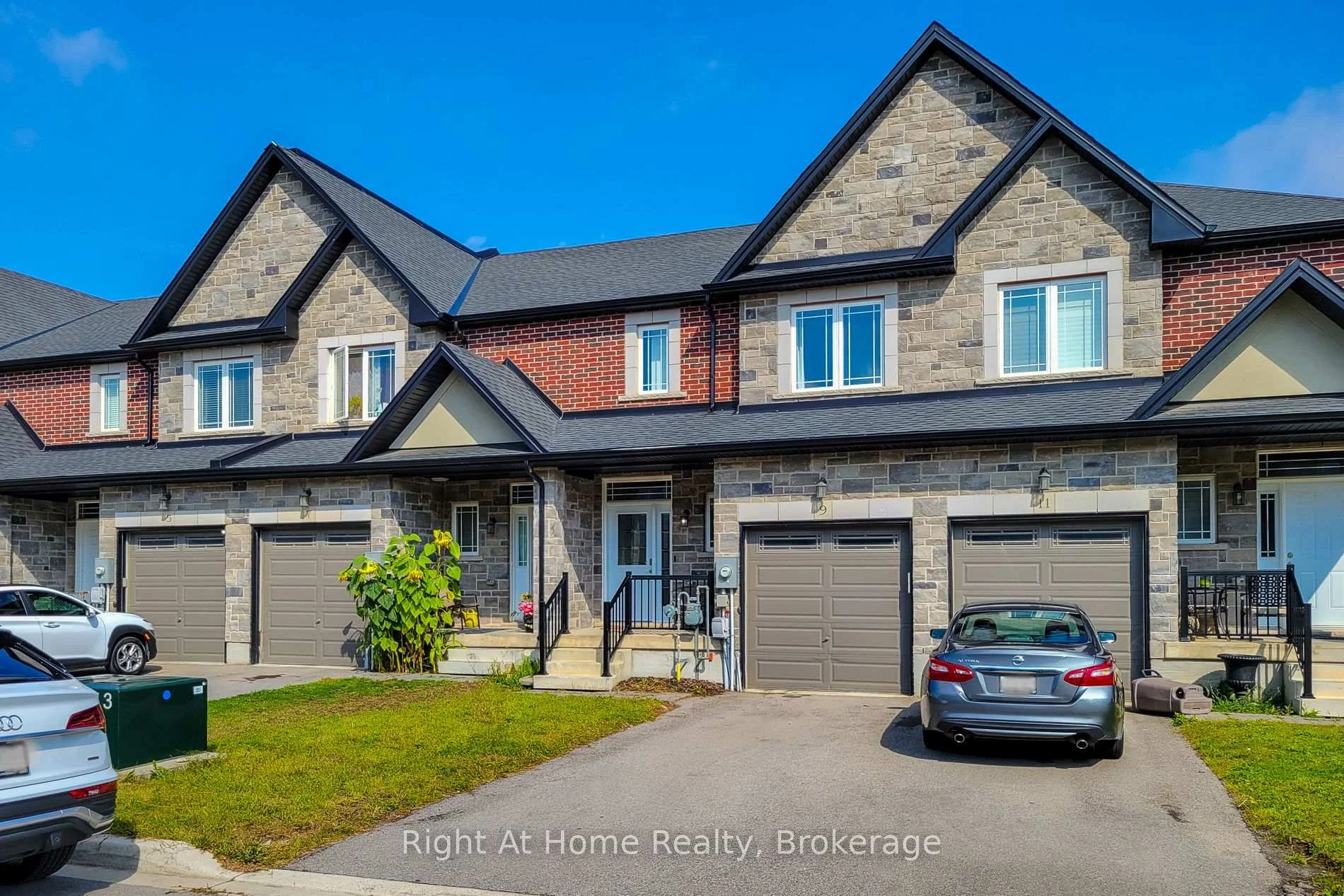 Photo 33 of 9 Callon Drive, Hamilton, Meadowlands — HOMEH