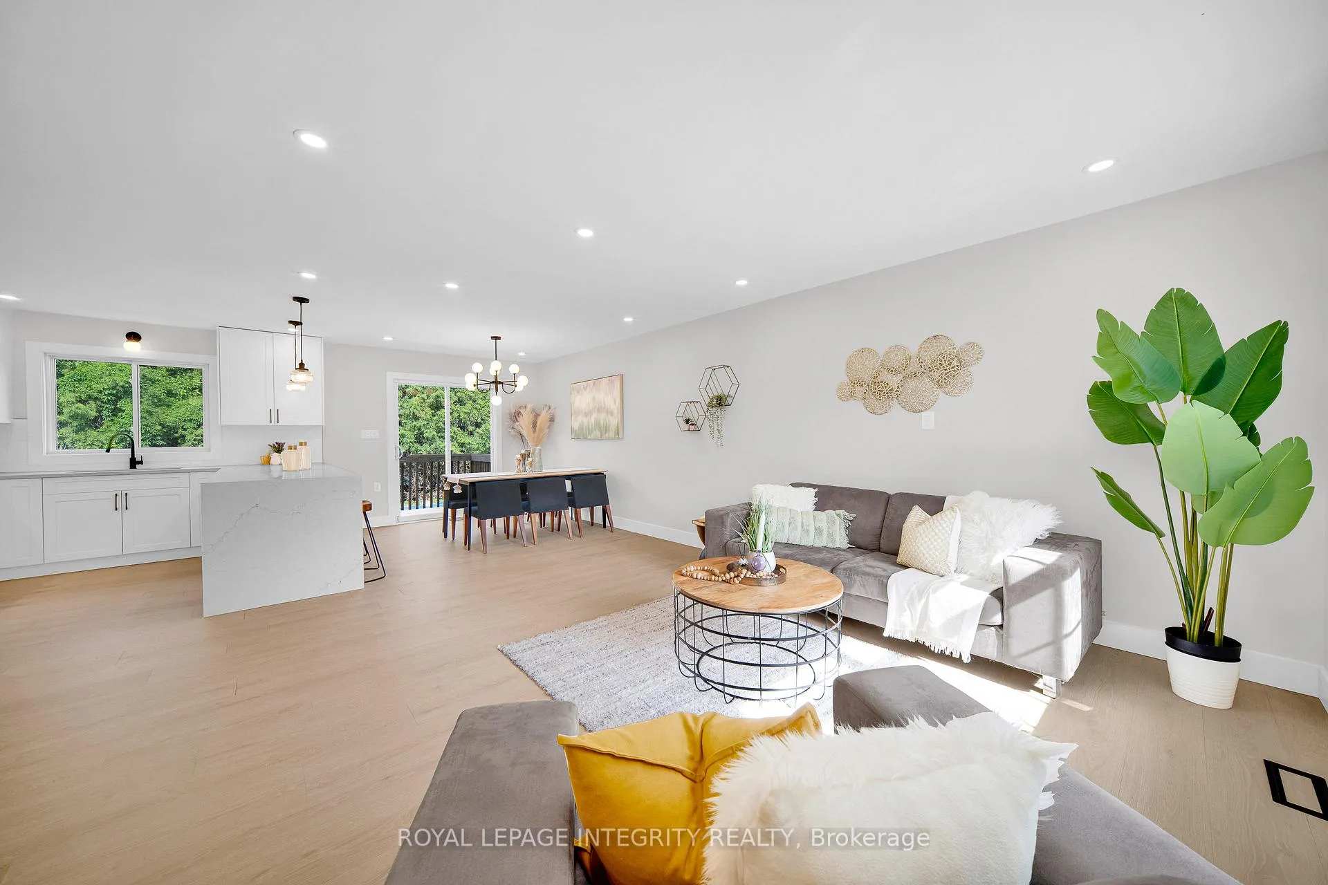 Photo 8 of 53 Overlake Drive, Ottawa, Borden Farm/Stewart Farm/Carleton Heights/Parkwood Hills — HOMEH