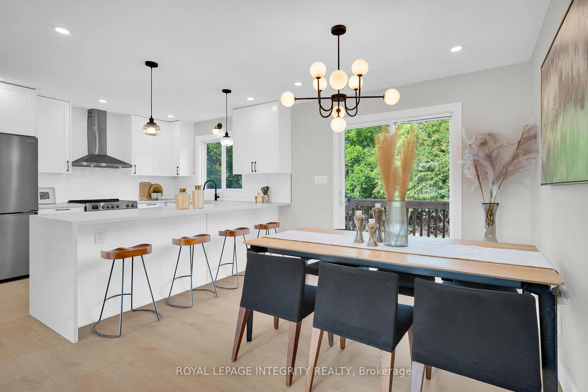 Photo 12 of 53 Overlake Drive, Ottawa, Borden Farm/Stewart Farm/Carleton Heights/Parkwood Hills — HOMEH