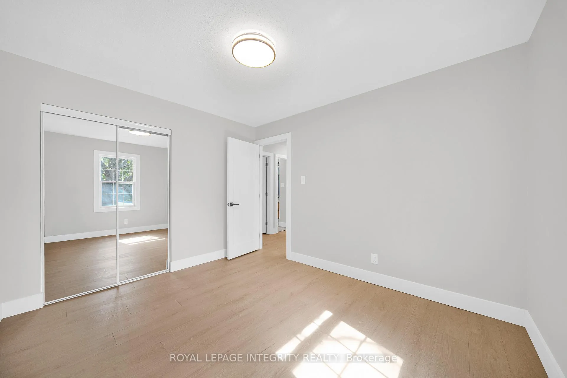 Photo 30 of 53 Overlake Drive, Ottawa, Borden Farm/Stewart Farm/Carleton Heights/Parkwood Hills — HOMEH