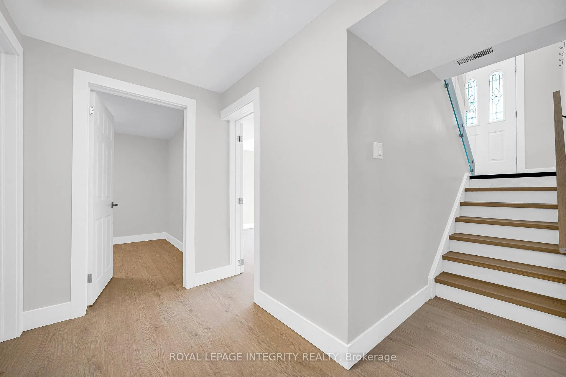 Photo 33 of 53 Overlake Drive, Ottawa, Borden Farm/Stewart Farm/Carleton Heights/Parkwood Hills — HOMEH