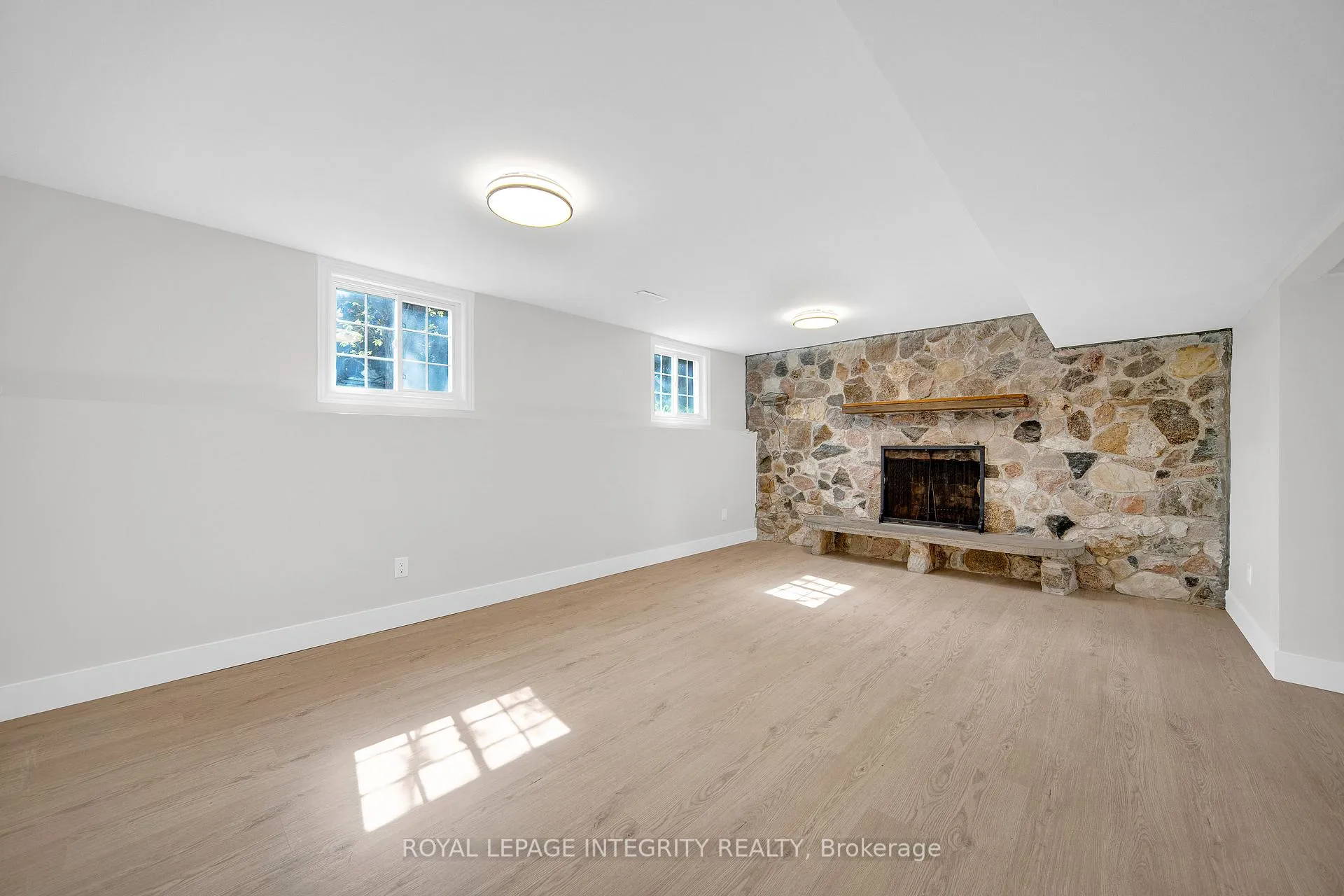 Photo 34 of 53 Overlake Drive, Ottawa, Borden Farm/Stewart Farm/Carleton Heights/Parkwood Hills — HOMEH