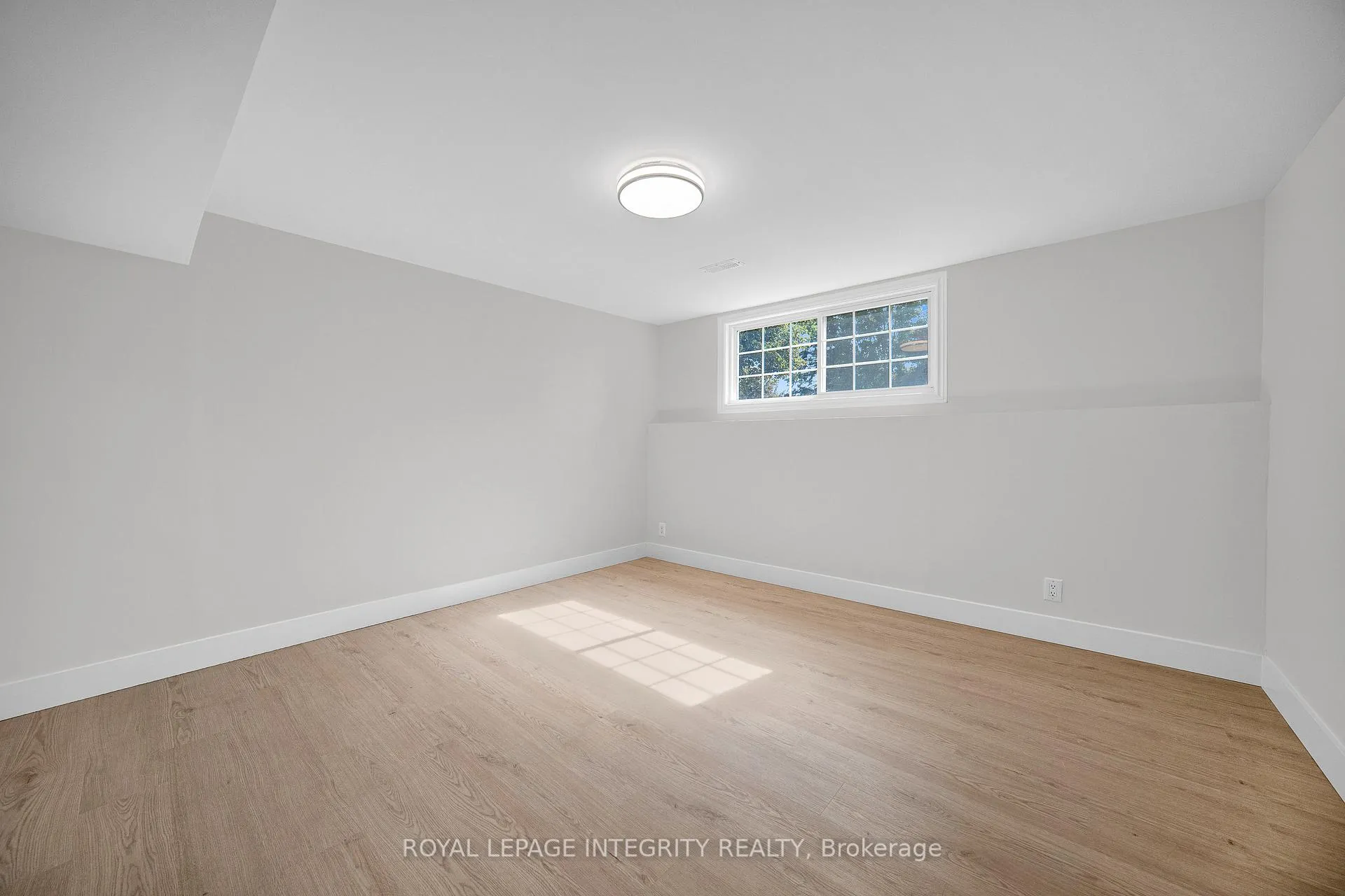 Photo 38 of 53 Overlake Drive, Ottawa, Borden Farm/Stewart Farm/Carleton Heights/Parkwood Hills — HOMEH
