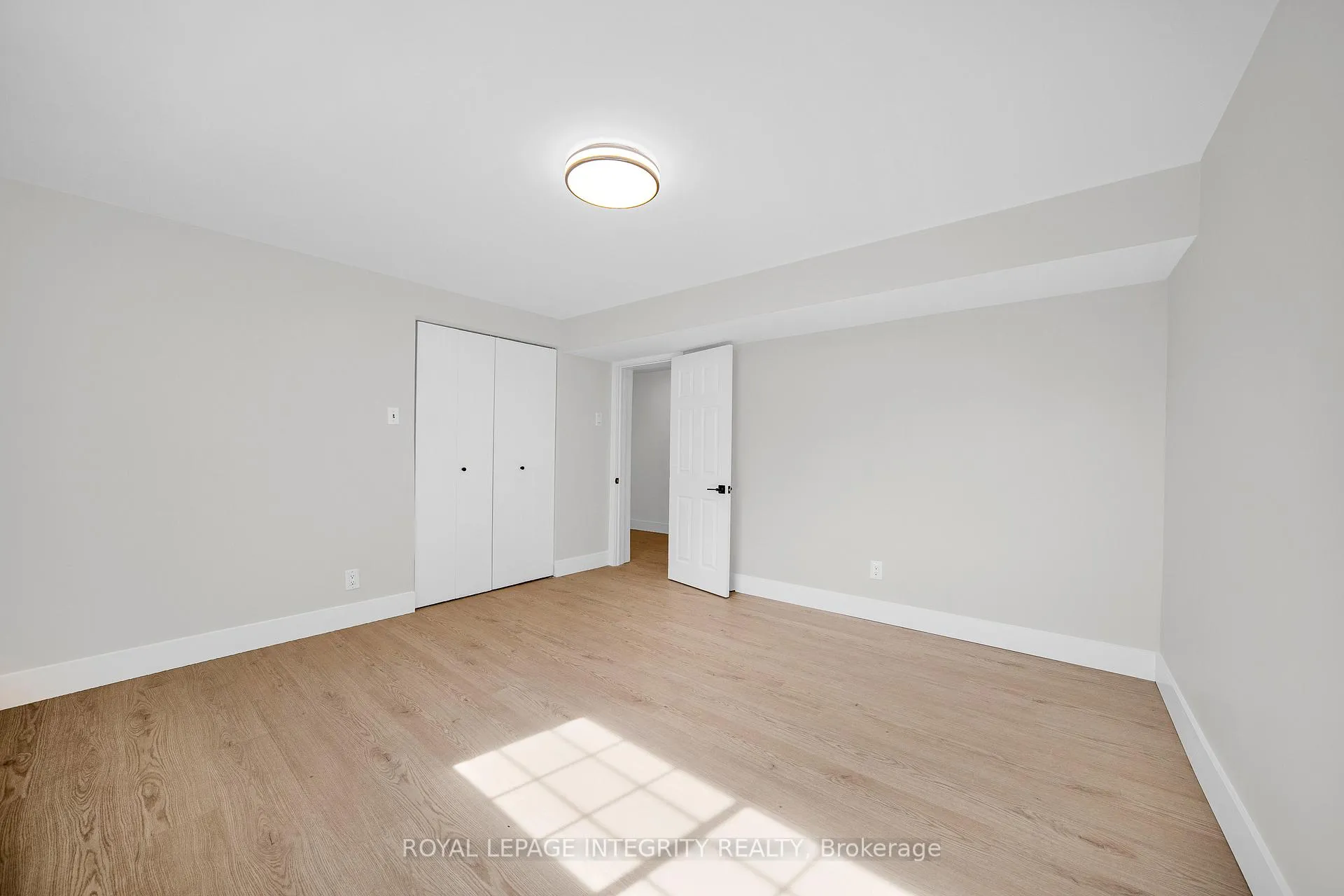 Photo 39 of 53 Overlake Drive, Ottawa, Borden Farm/Stewart Farm/Carleton Heights/Parkwood Hills — HOMEH