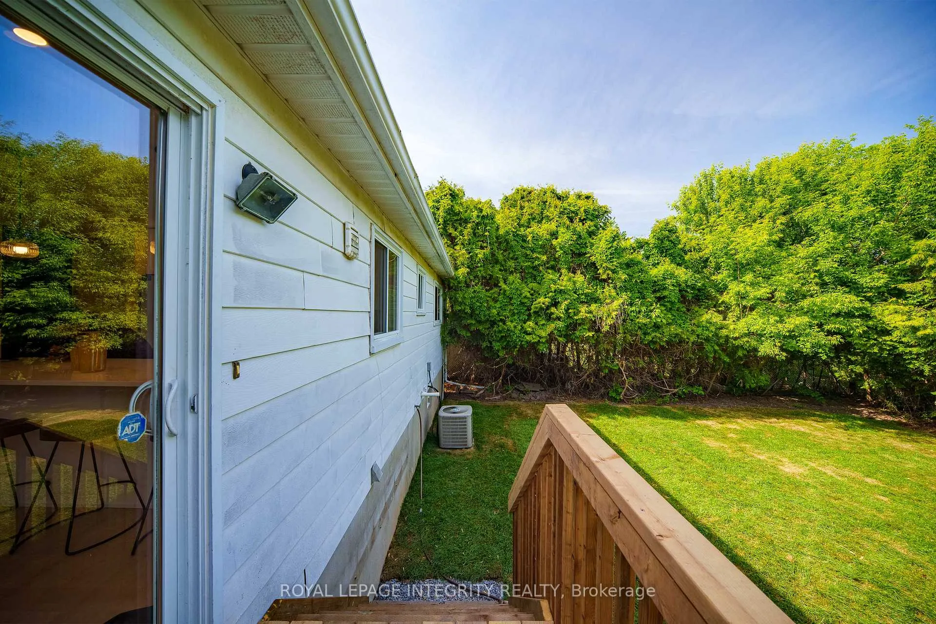 Photo 41 of 53 Overlake Drive, Ottawa, Borden Farm/Stewart Farm/Carleton Heights/Parkwood Hills — HOMEH