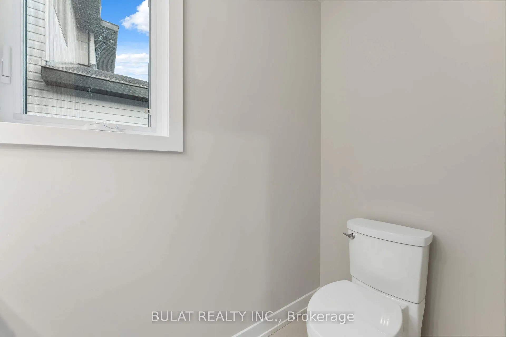 Photo 9 of 1357 Kitchener Avenue, Ottawa, Ellwood — HOMEH