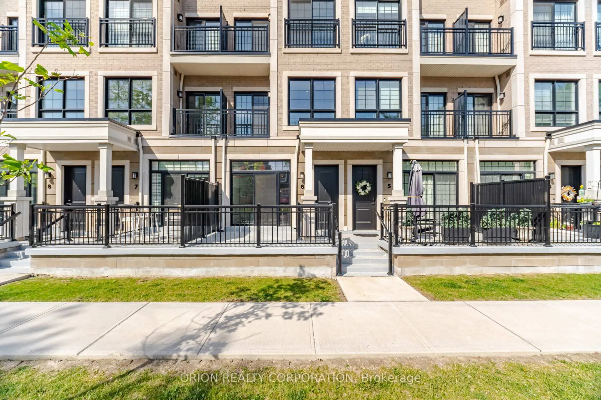 Photo 2 of Unit 6, 95 Brookfield Road, Oakville, Central — HOMEH