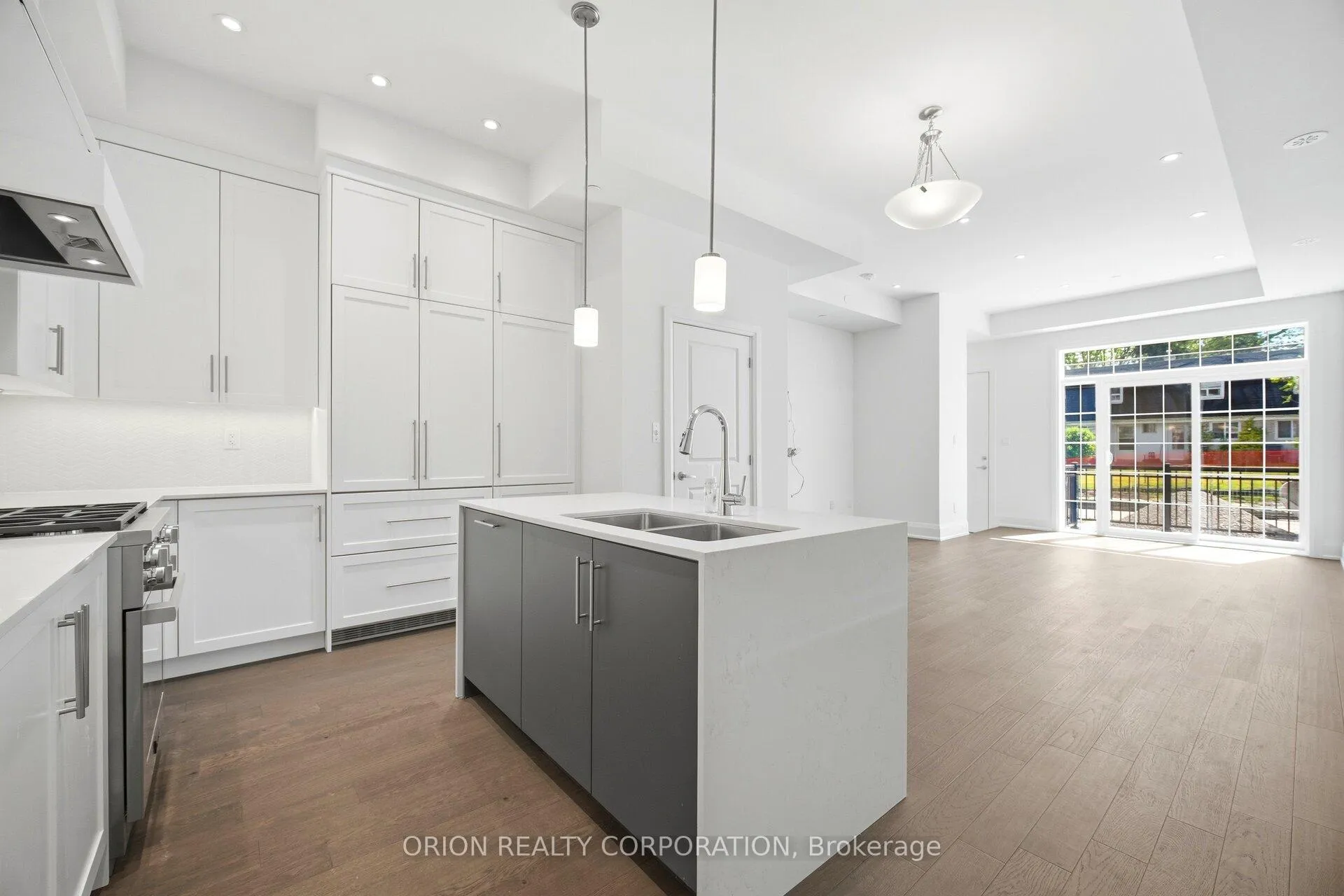 Photo 10 of Unit 6, 95 Brookfield Road, Oakville, Central — HOMEH