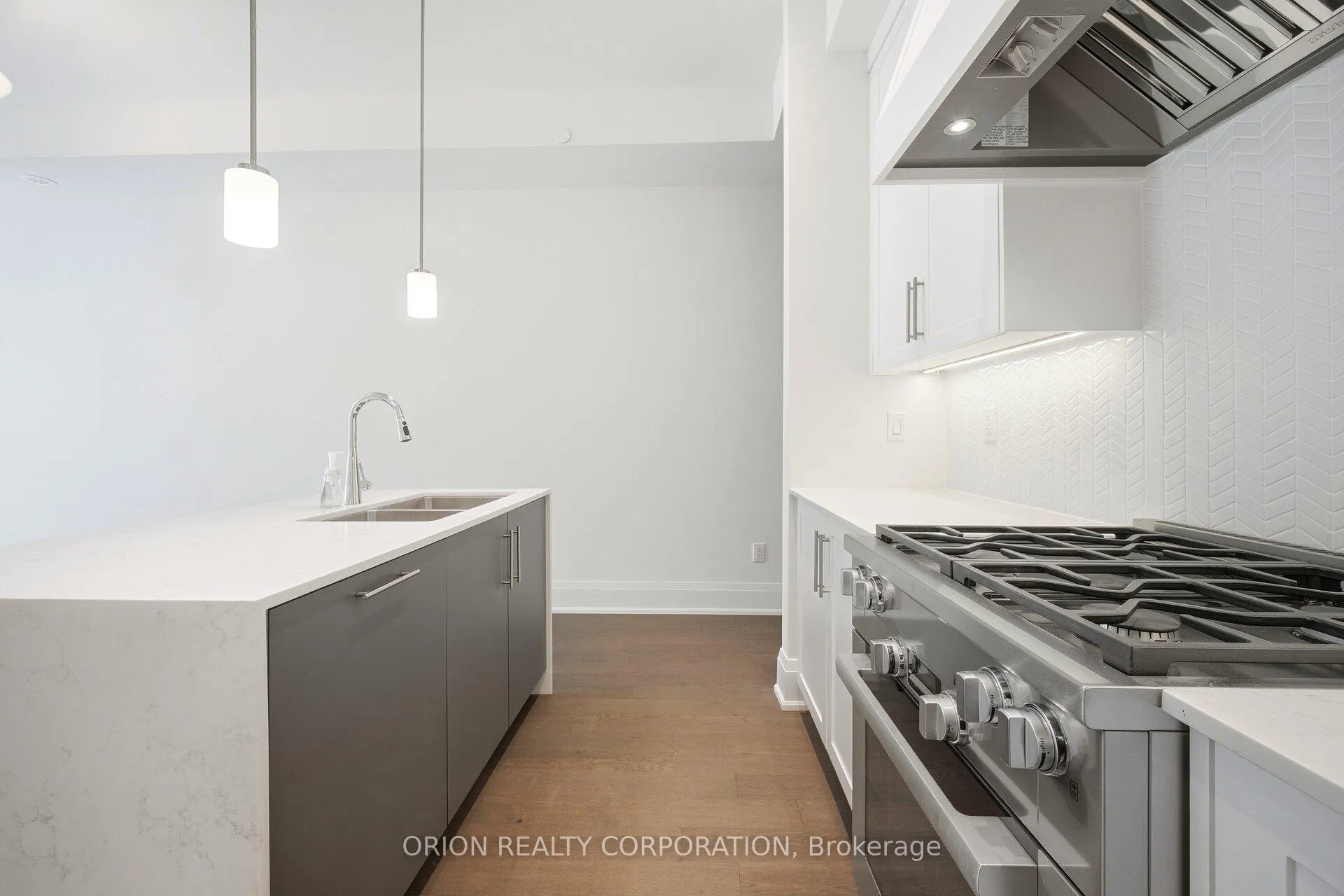 Photo 12 of Unit 6, 95 Brookfield Road, Oakville, Central — HOMEH