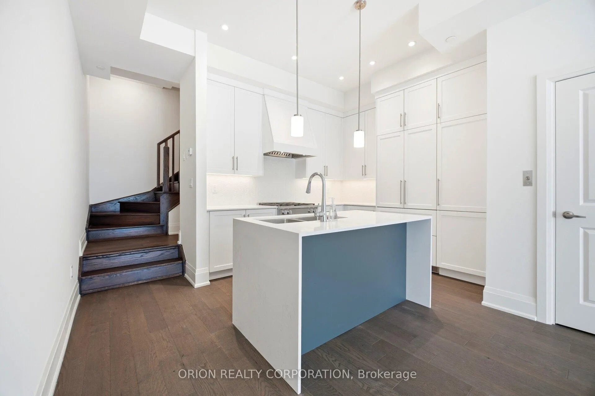 Photo 14 of Unit 6, 95 Brookfield Road, Oakville, Central — HOMEH