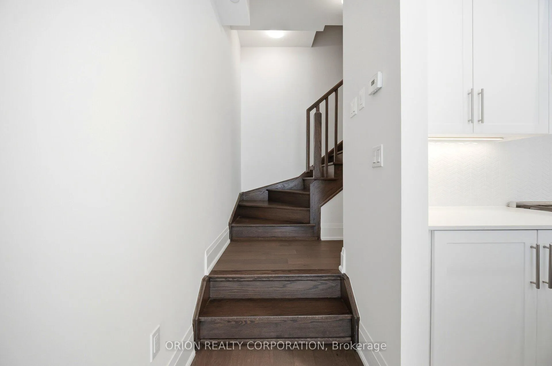 Photo 15 of Unit 6, 95 Brookfield Road, Oakville, Central — HOMEH