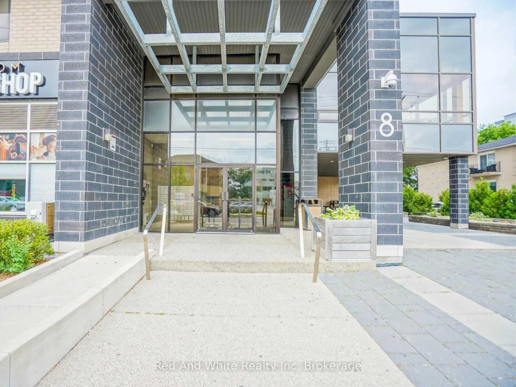 Photo 2 of Unit 1105, 8 Hickory Street W, Waterloo, Beechwood/University — HOMEH
