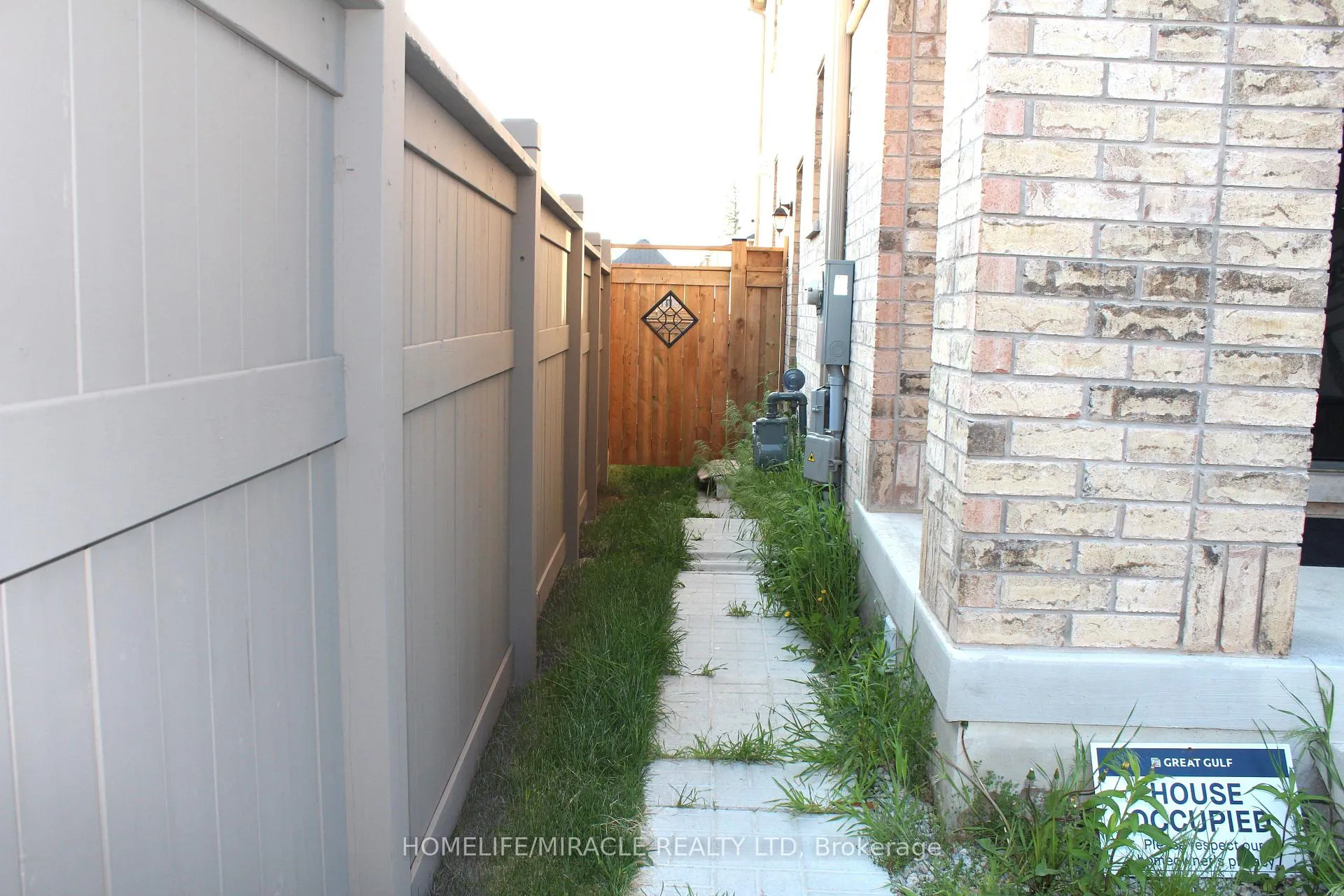 Photo 3 of 35 Merrimac Drive, Brampton, Bram West — HOMEH