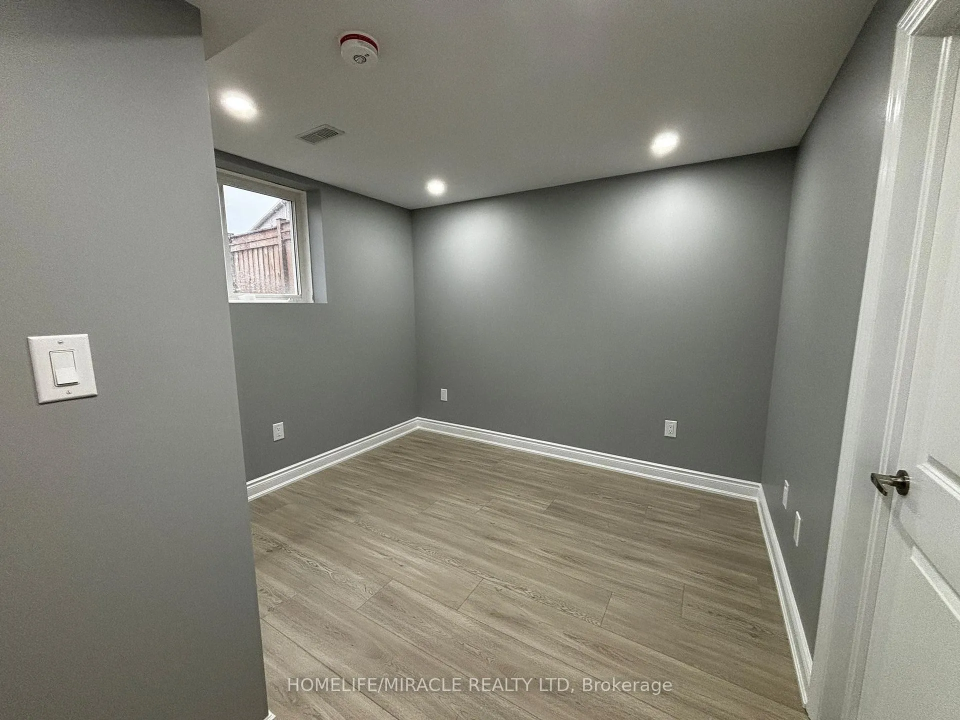 Photo 6 of 35 Merrimac Drive, Brampton, Bram West — HOMEH