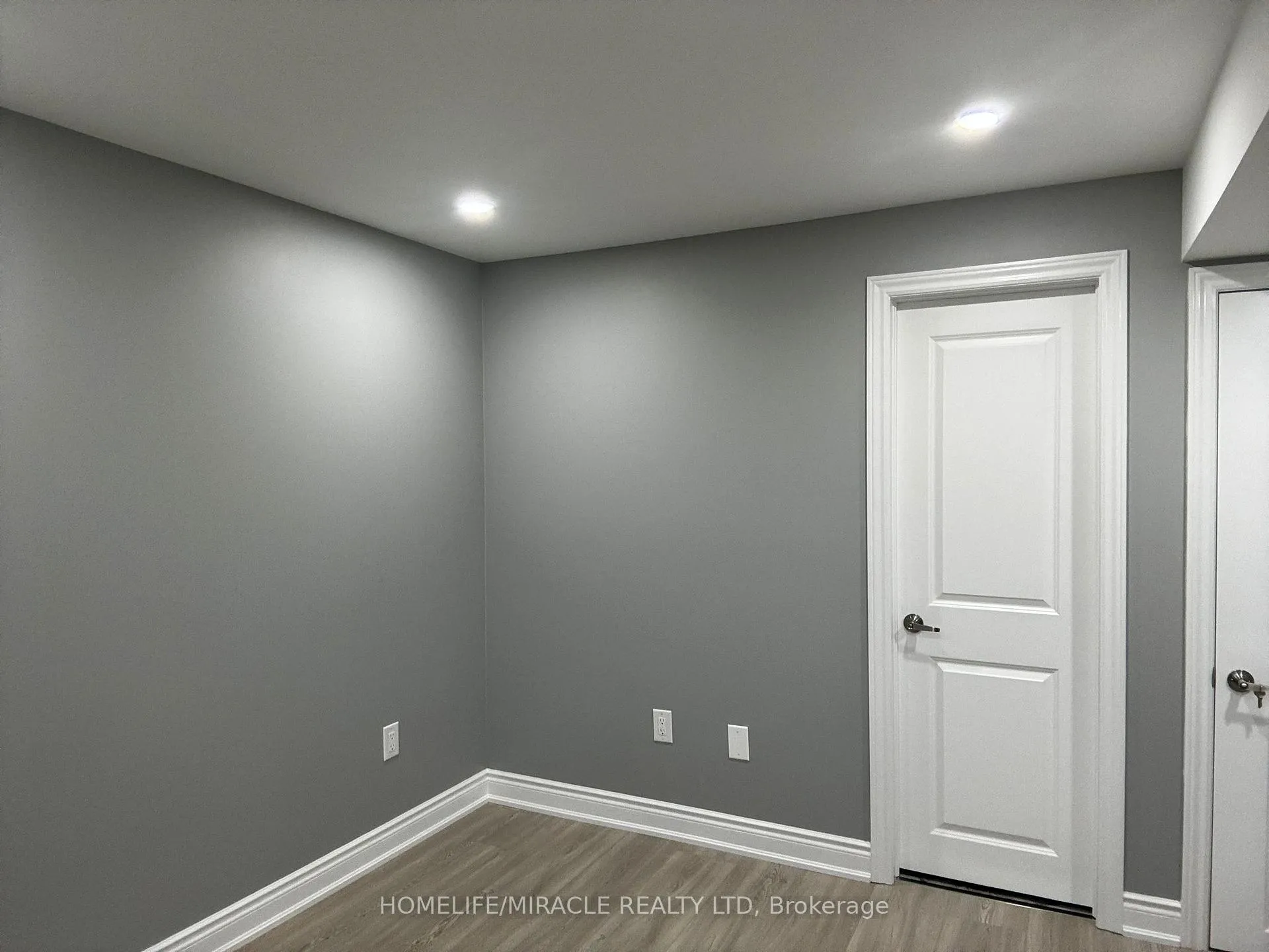 Photo 8 of 35 Merrimac Drive, Brampton, Bram West — HOMEH