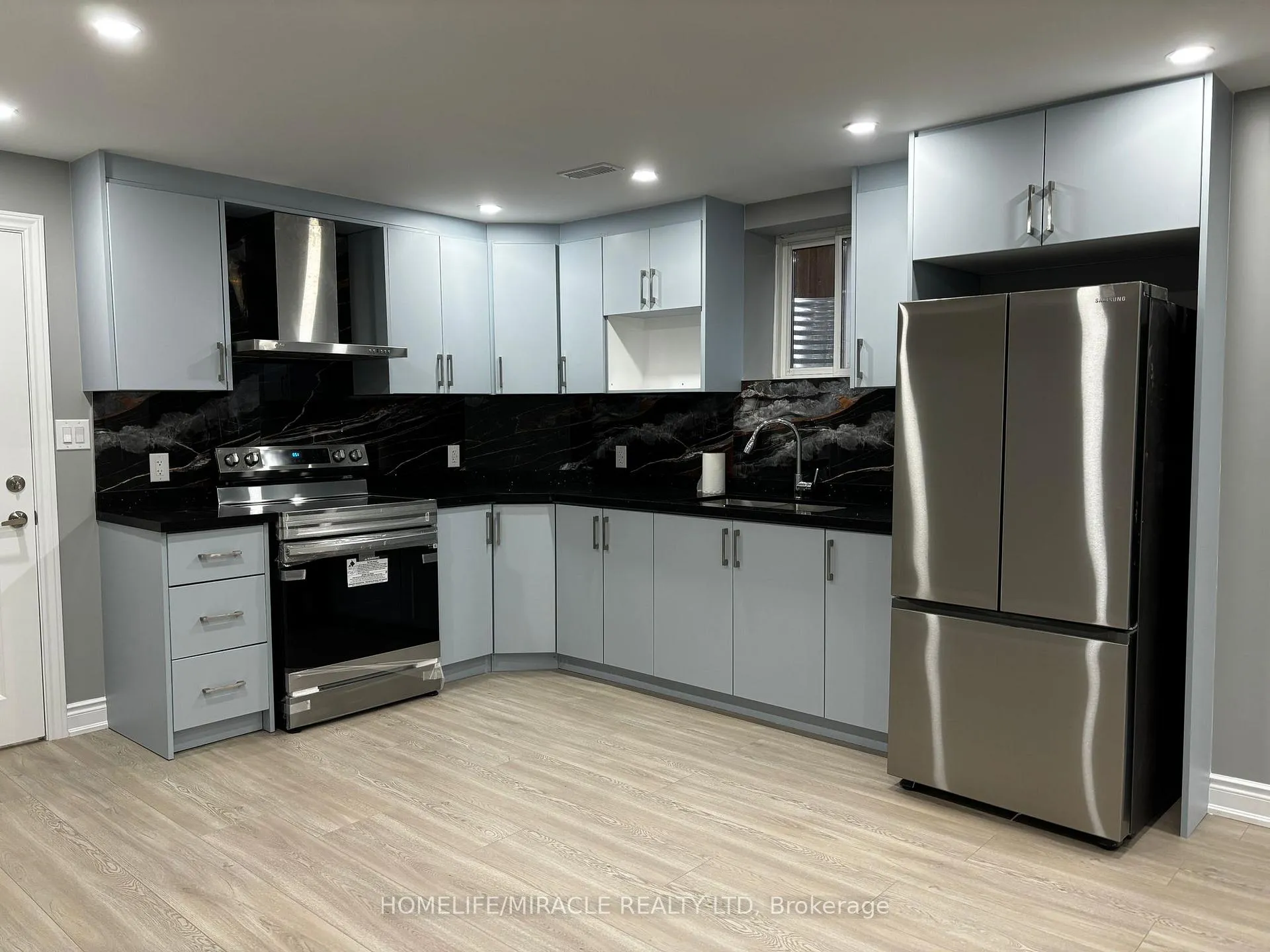 Photo 12 of 35 Merrimac Drive, Brampton, Bram West — HOMEH