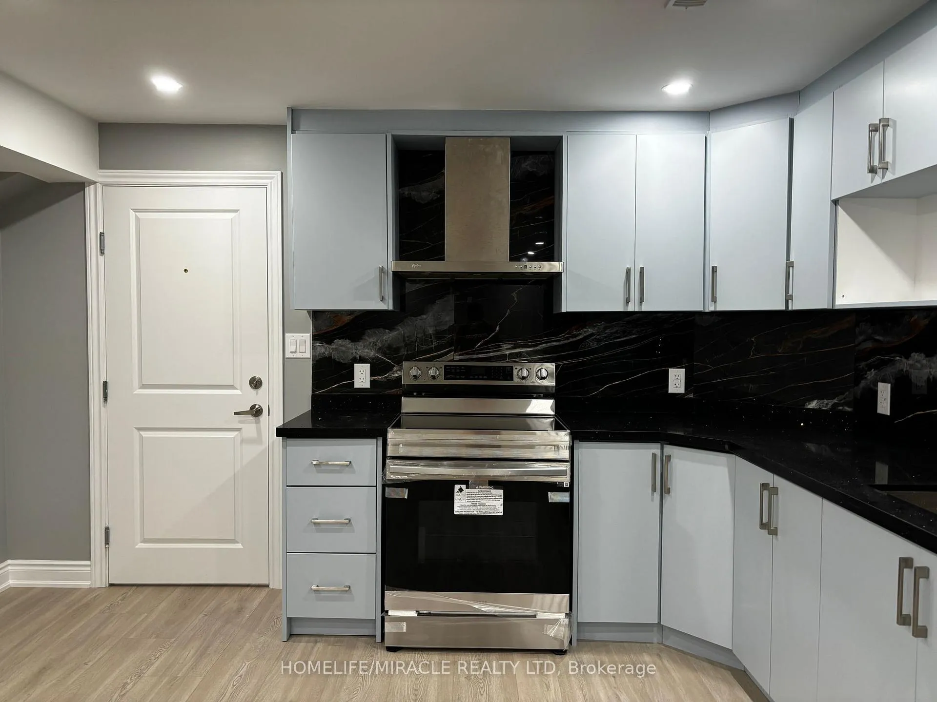 Photo 13 of 35 Merrimac Drive, Brampton, Bram West — HOMEH