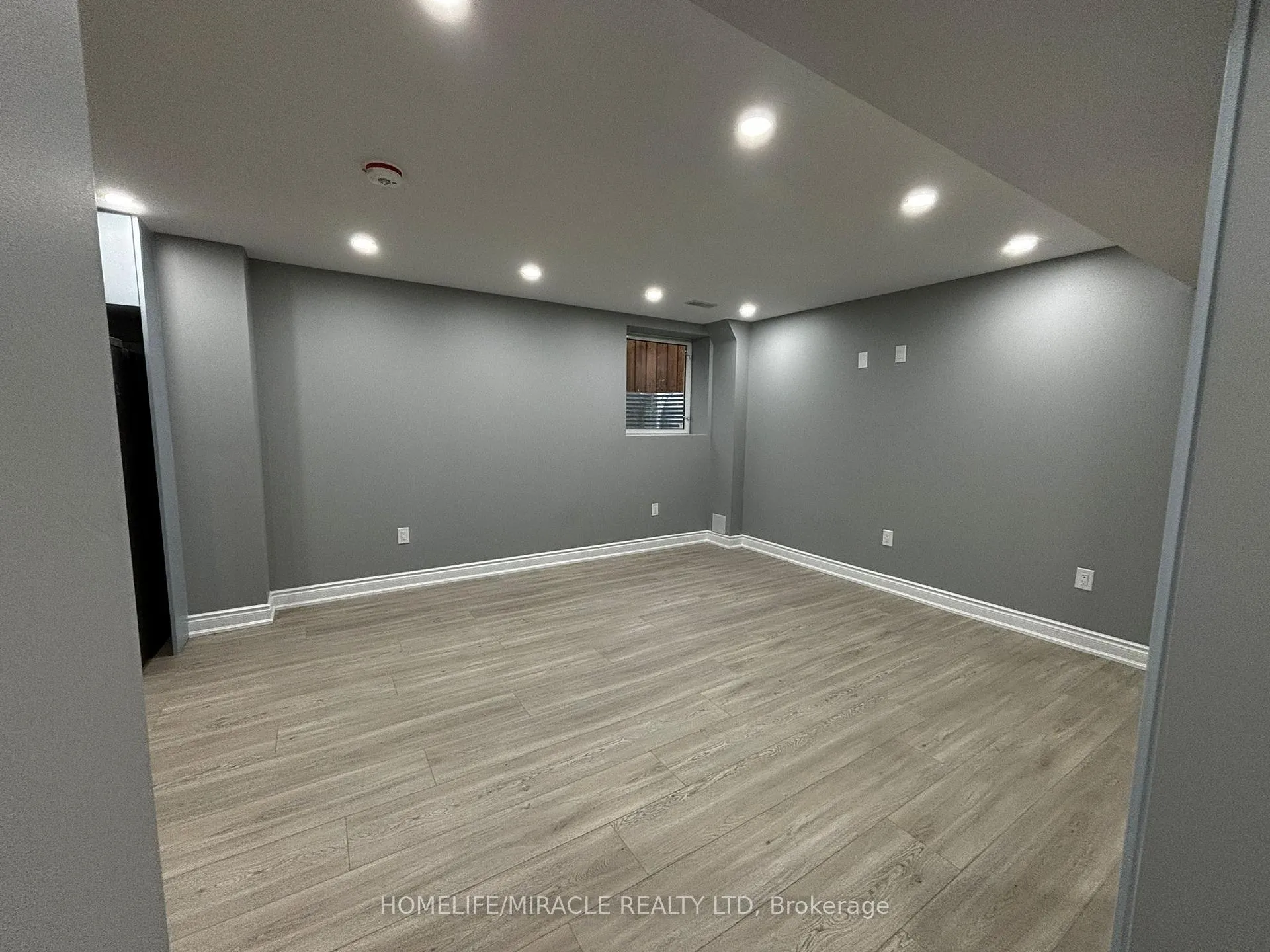 Photo 16 of 35 Merrimac Drive, Brampton, Bram West — HOMEH