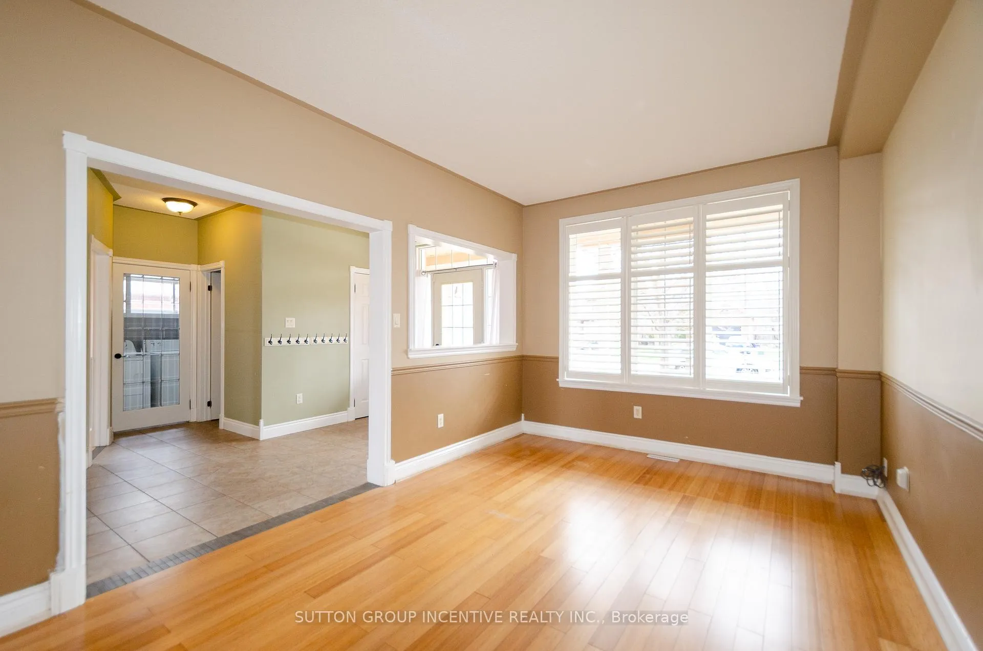 Photo 3 of Unit UPPER, 38 Harwood Drive, Barrie, Painswick North — HOMEH